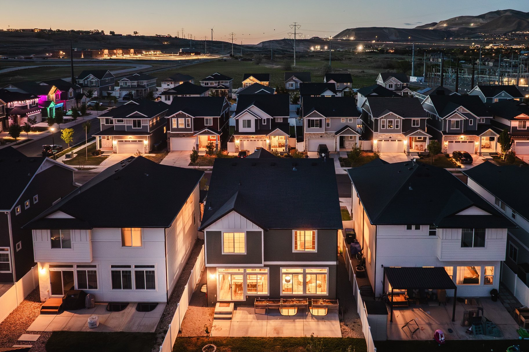  Fresh, Bright & Beautiful 2-Story Home - 物件實景