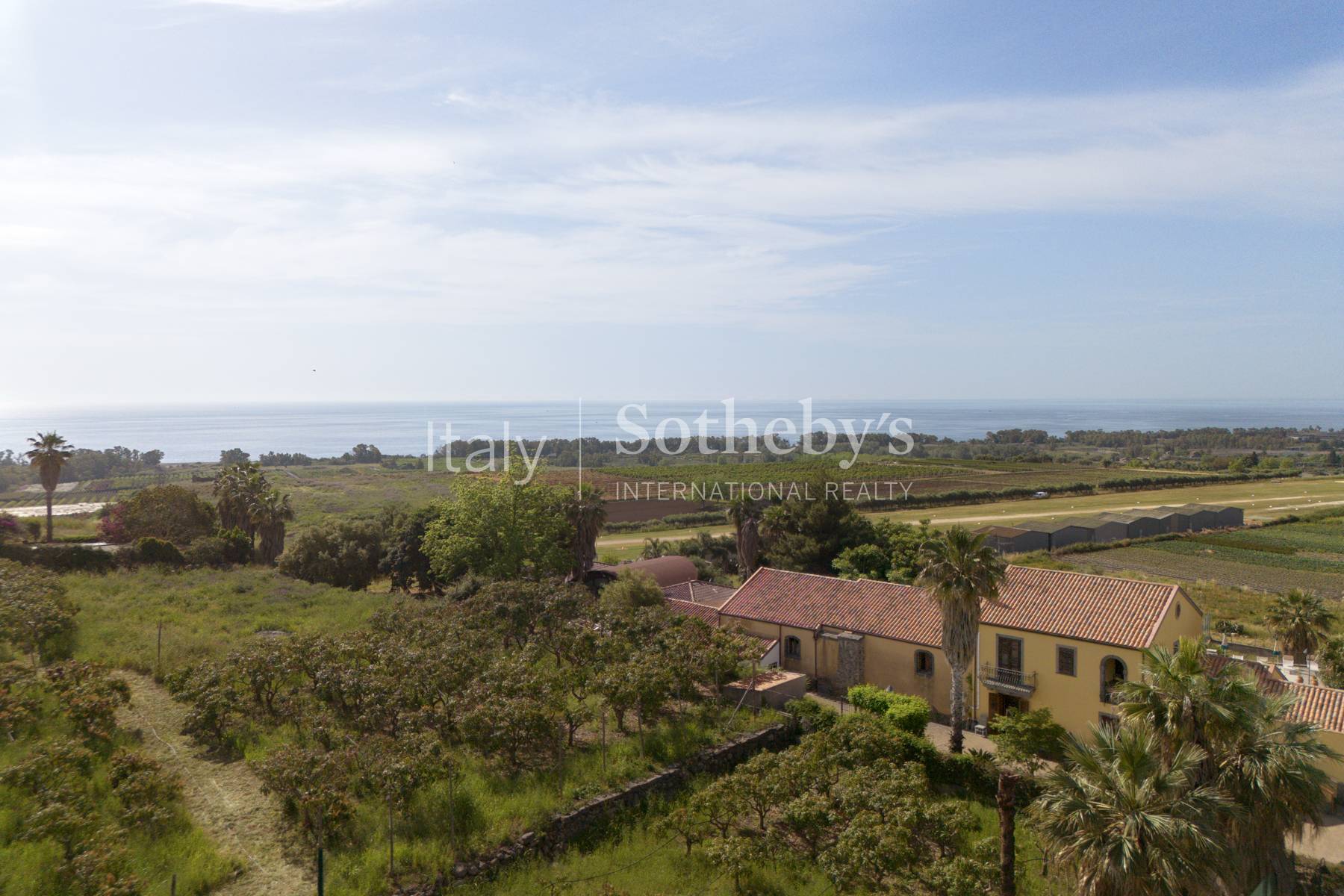  Prestigious property nestled between Mount Etna and the sea - 物件實景