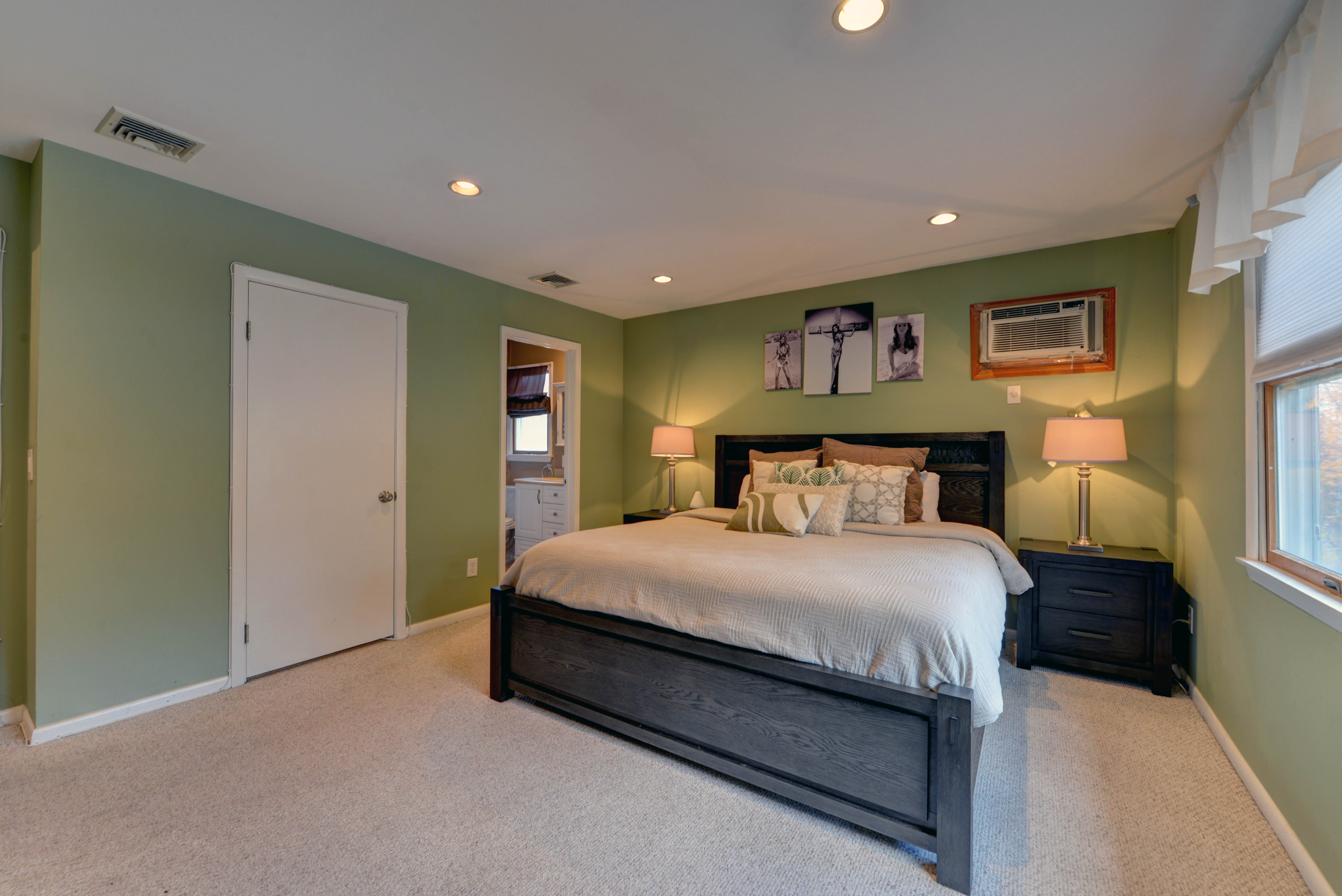 Lincoln Park, New Jersey, 07035, United States, 5 Bedrooms Bedrooms, ,3 BathroomsBathrooms,Residential,For Sale,1992414