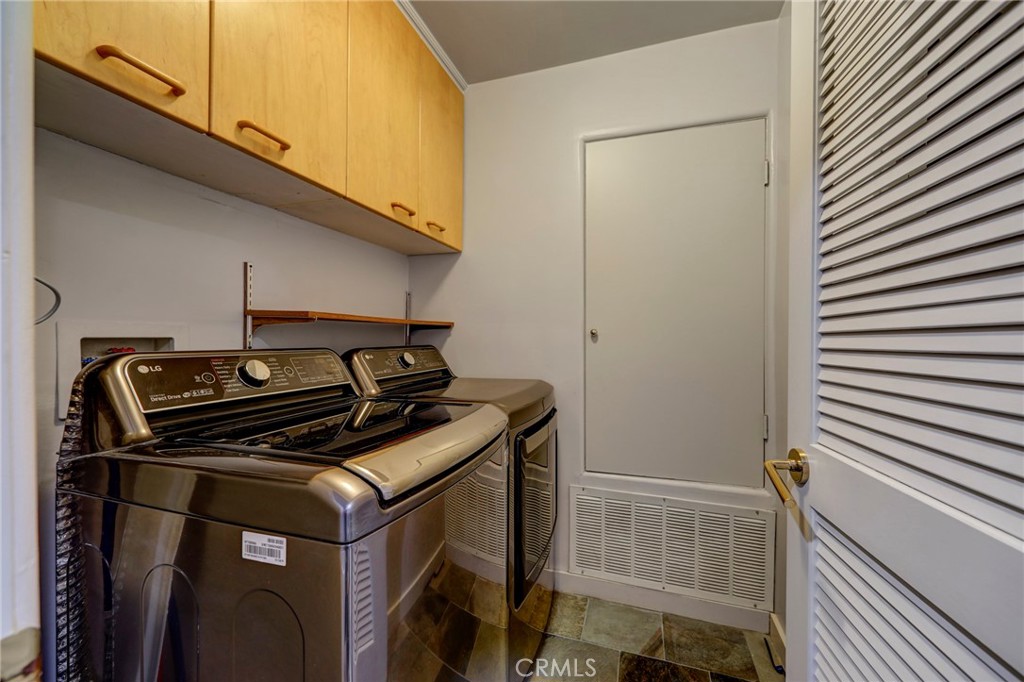 Studio City, California, 91604, United States, 2 Bedrooms Bedrooms, ,3 BathroomsBathrooms,Residential,For Sale,1847940