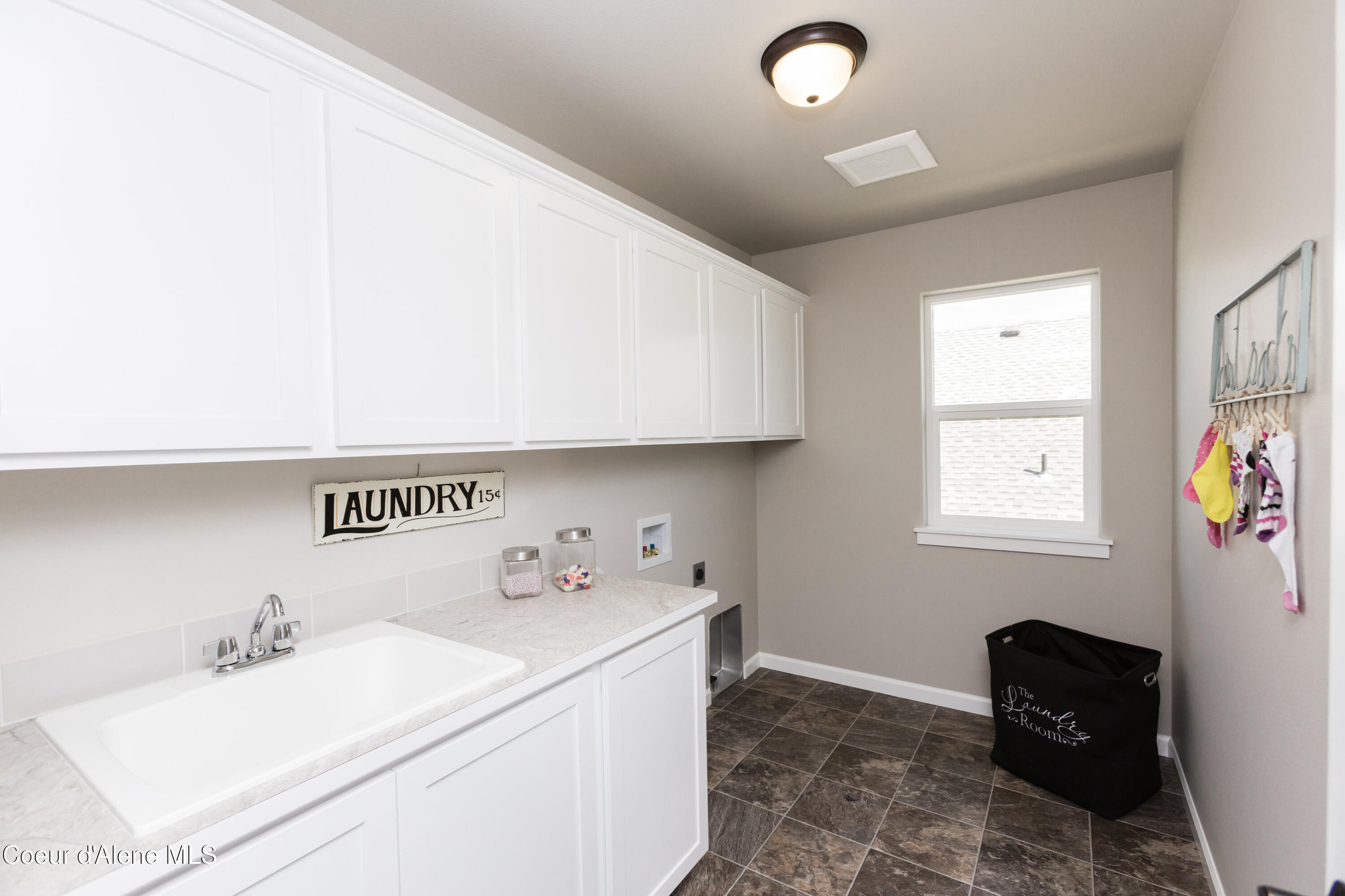 Post Falls, Idaho, 83854, United States, 4 Bedrooms Bedrooms, ,2 BathroomsBathrooms,Residential,For Sale,1942310