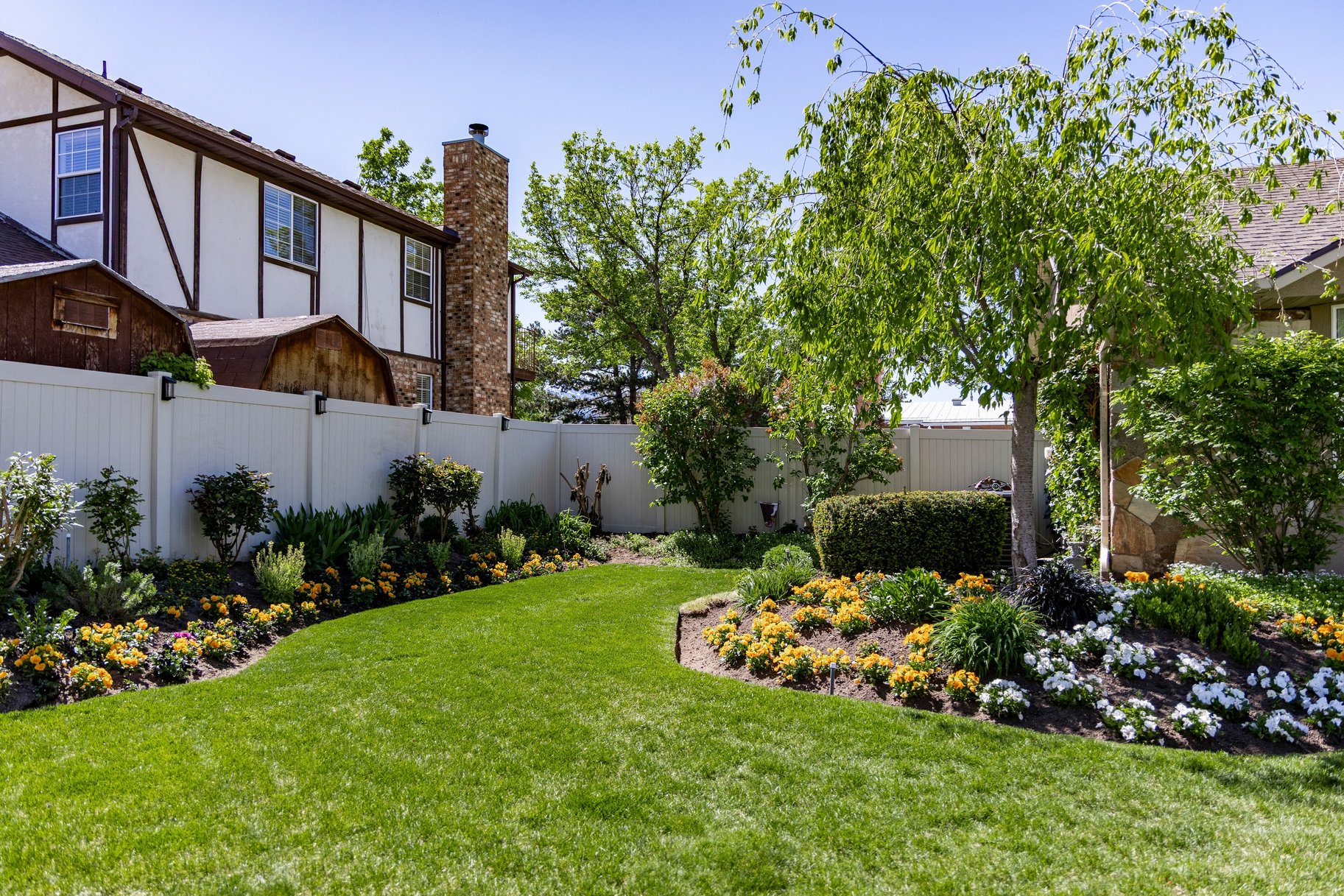  Private Holladay Retreat with Dual Primary Suites & Beautifully Maintained Yard. - 物件實景