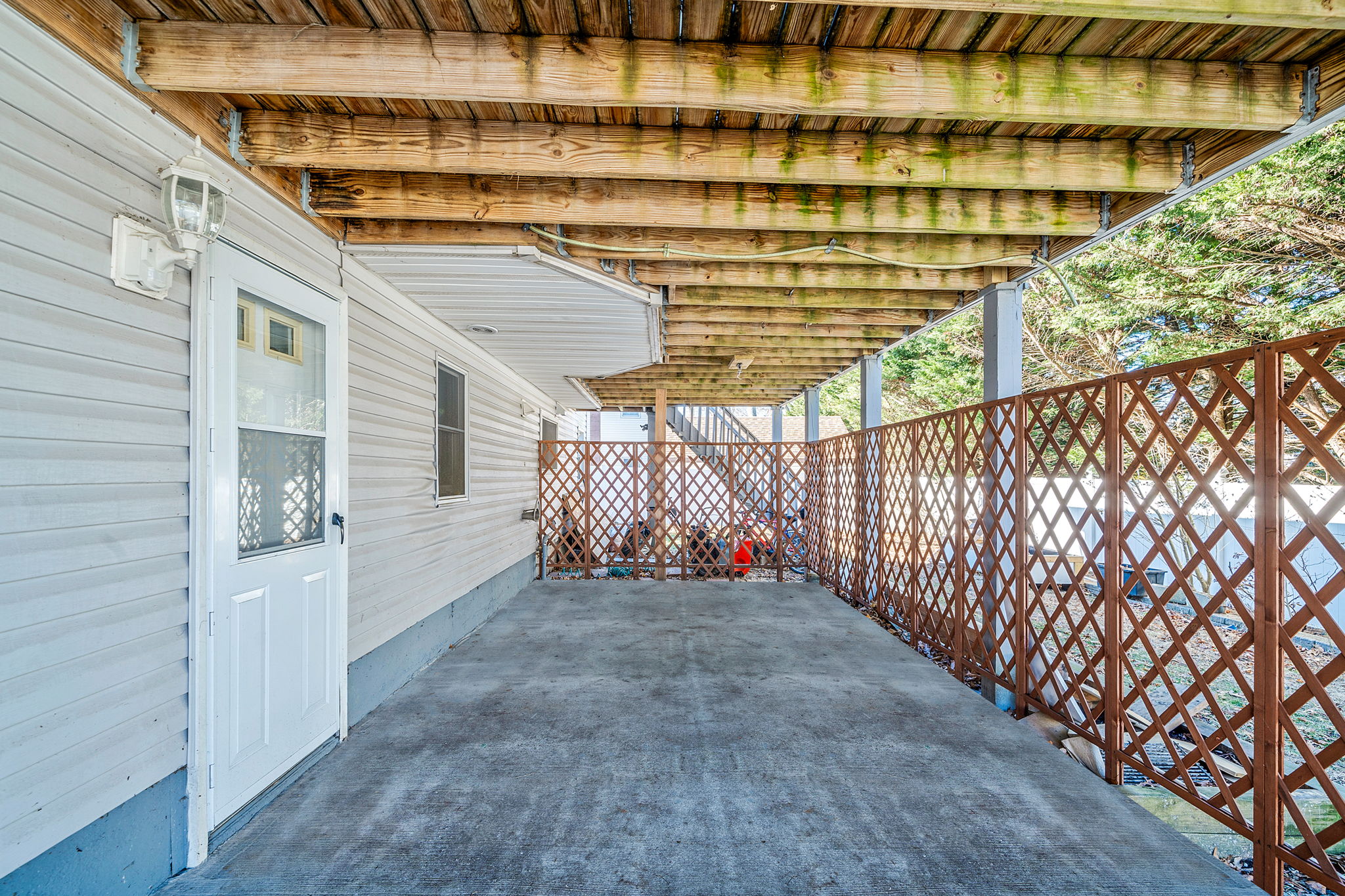 Ronkonkoma, New York, 11779, United States, 4 Bedrooms Bedrooms, ,2 BathroomsBathrooms,Residential,For Sale,2009312