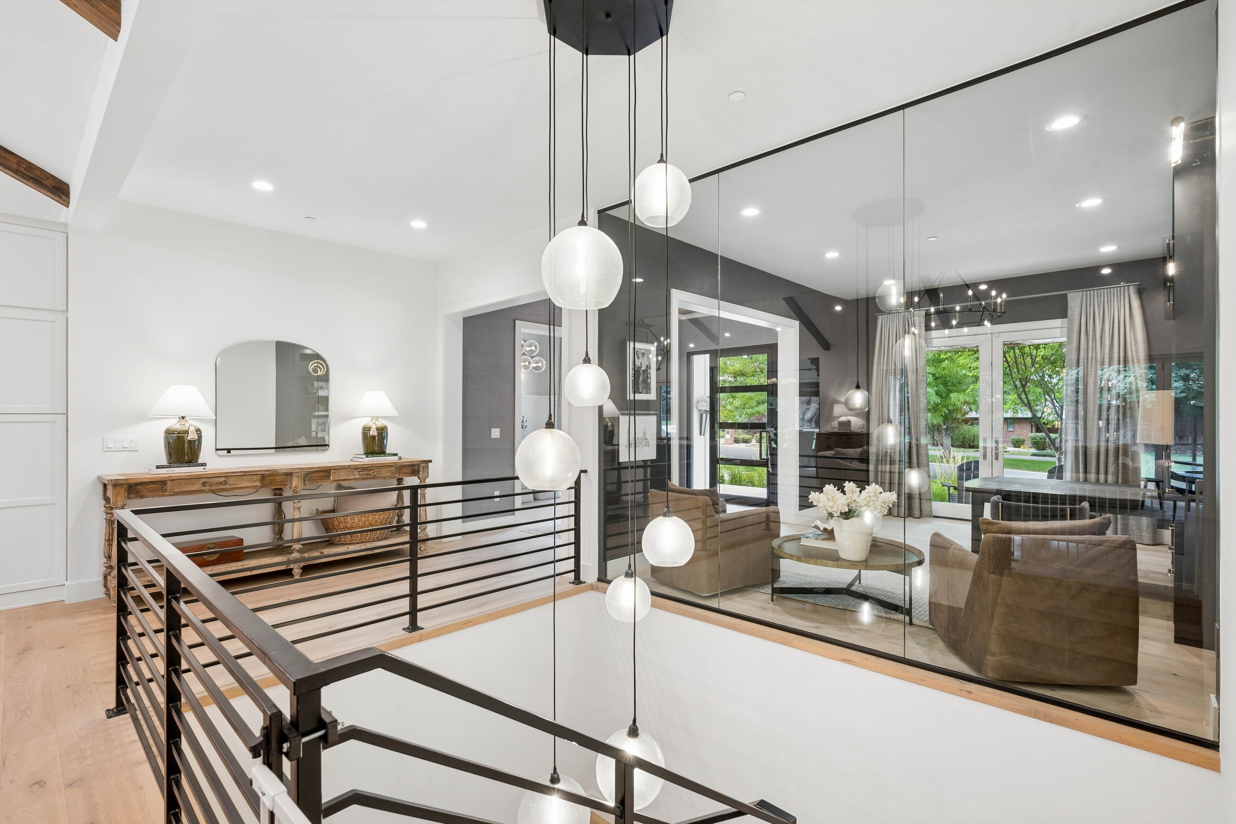  Modern Cherry Hills Masterpiece: Rare Main-Floor Luxury - 物件實景