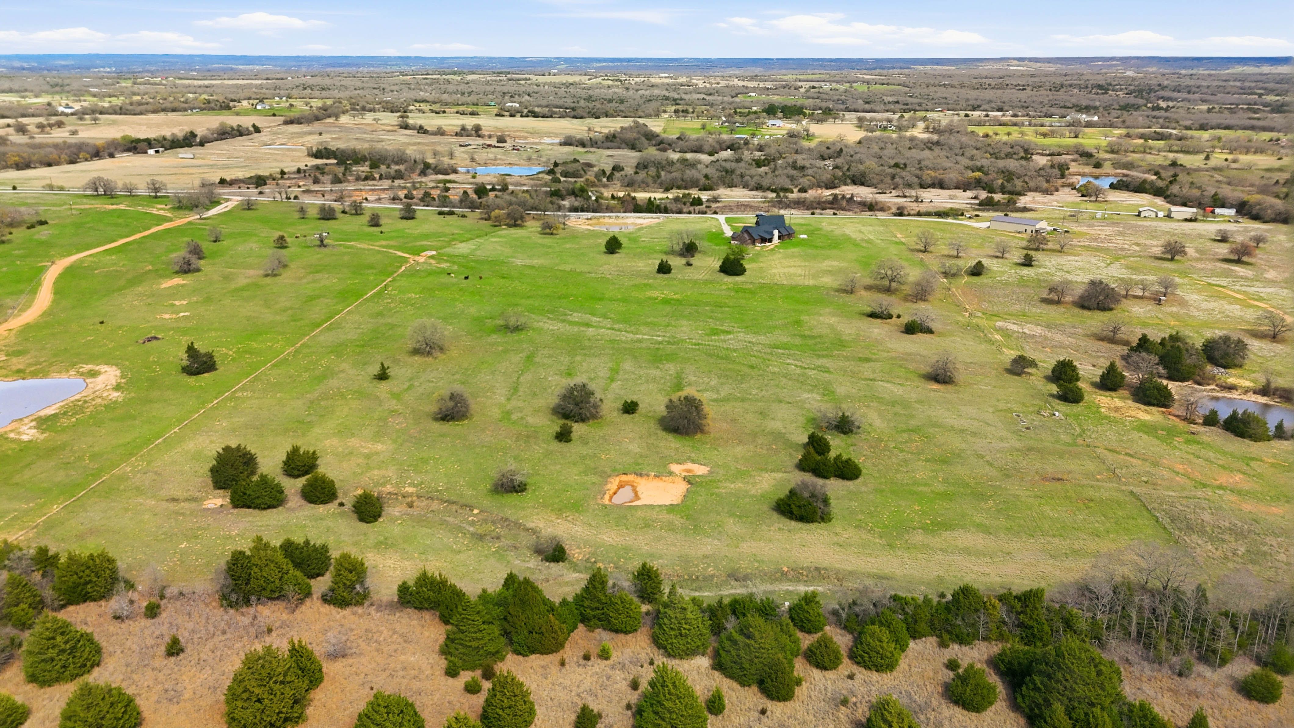  3988 Lake Valley Road, Sunset, TX, 76270 - 物件實景