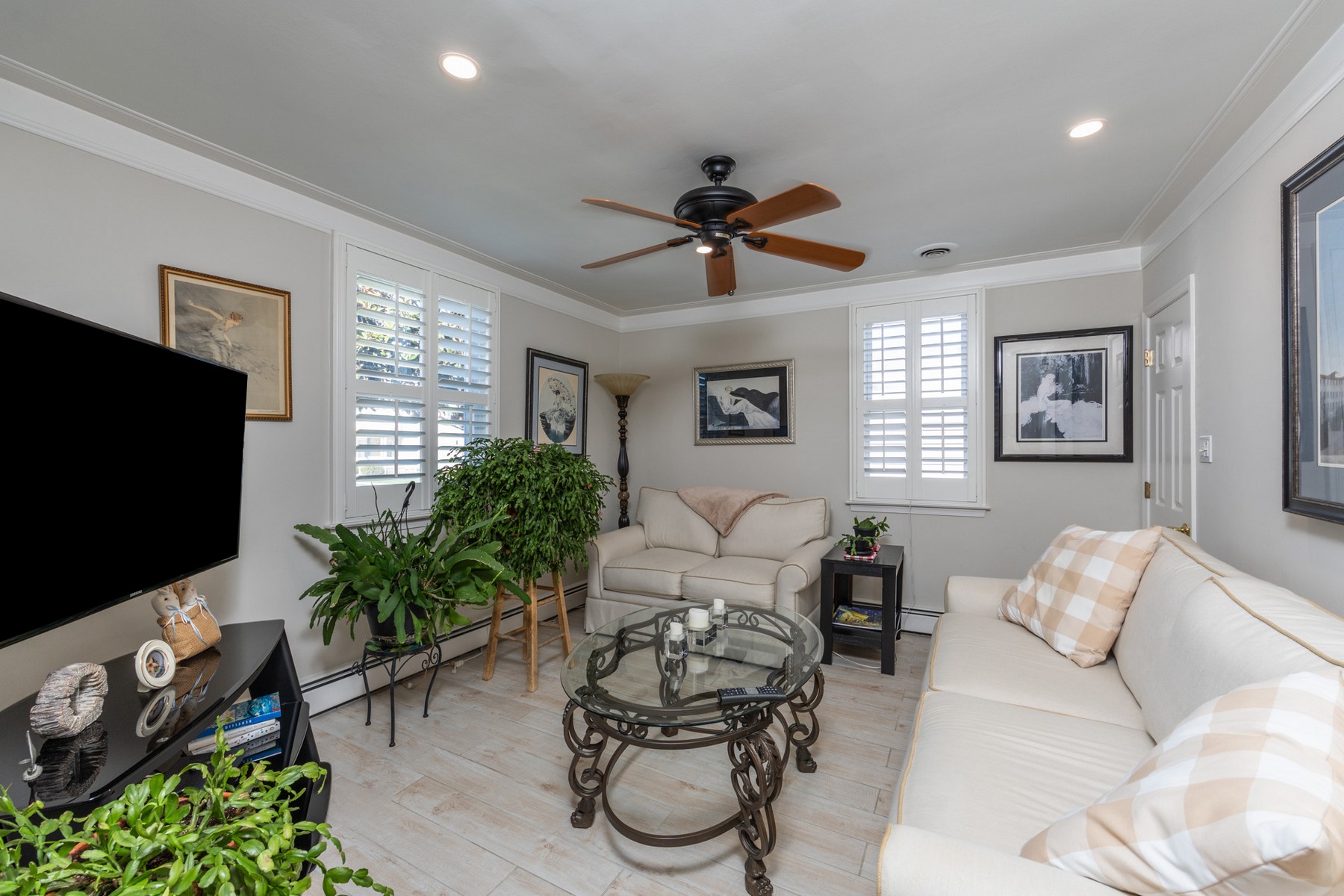  221N Belmont Drive - 物件實景