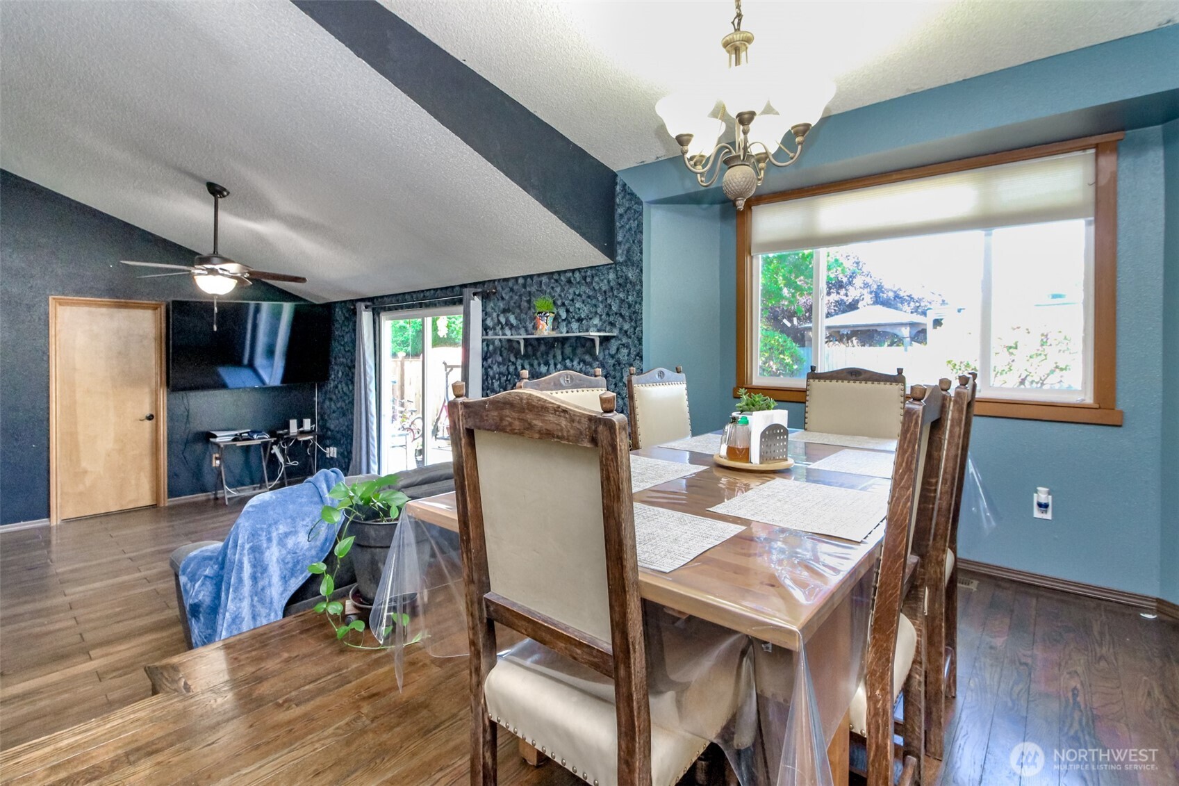 Puyallup, Washington, 98374, United States, 3 Bedrooms Bedrooms, ,2 BathroomsBathrooms,Residential,For Sale,1942897