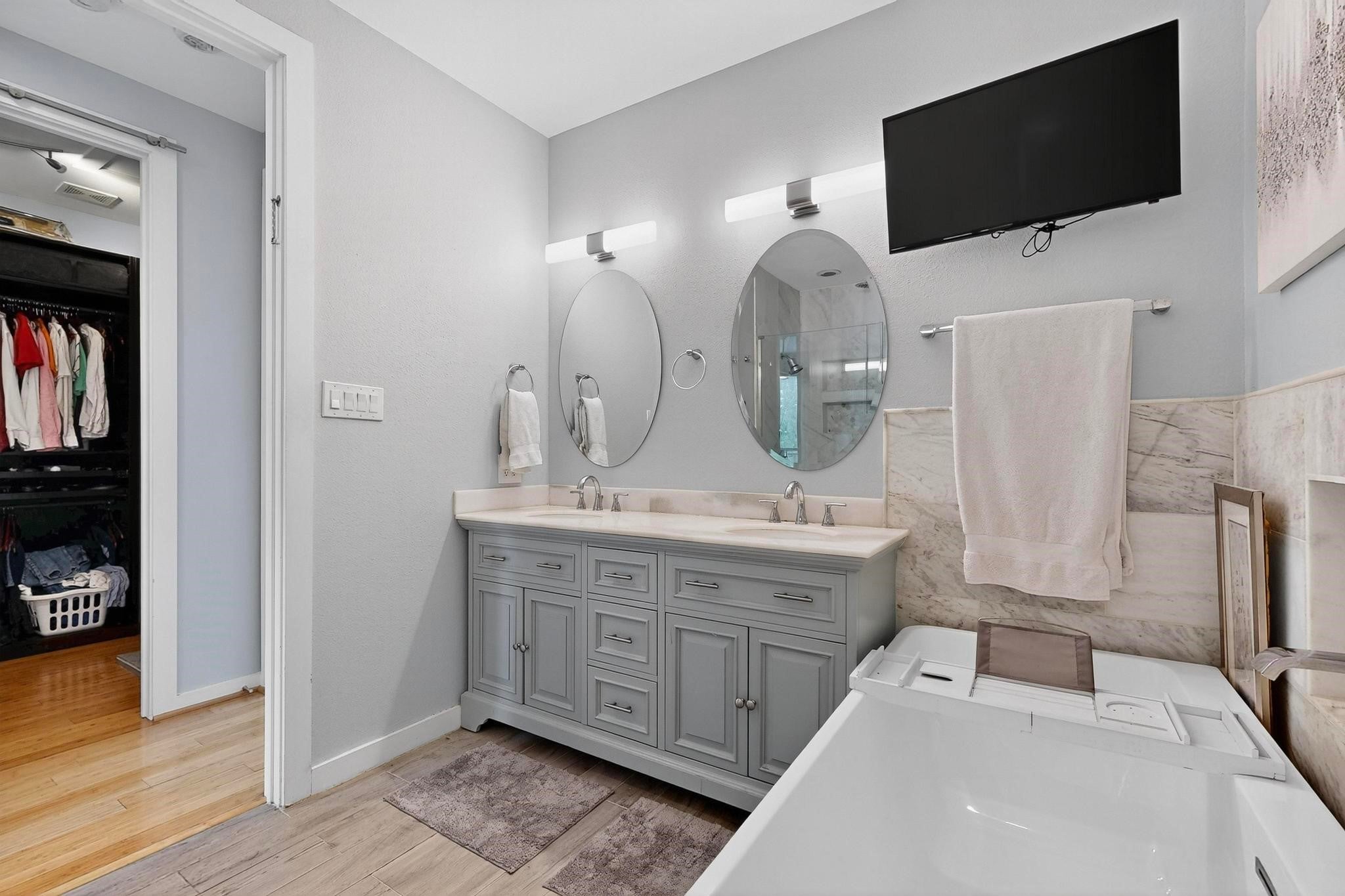 Dallas, Texas, 75204, United States, 3 Bedrooms Bedrooms, ,3 BathroomsBathrooms,Residential,For Sale,1977782