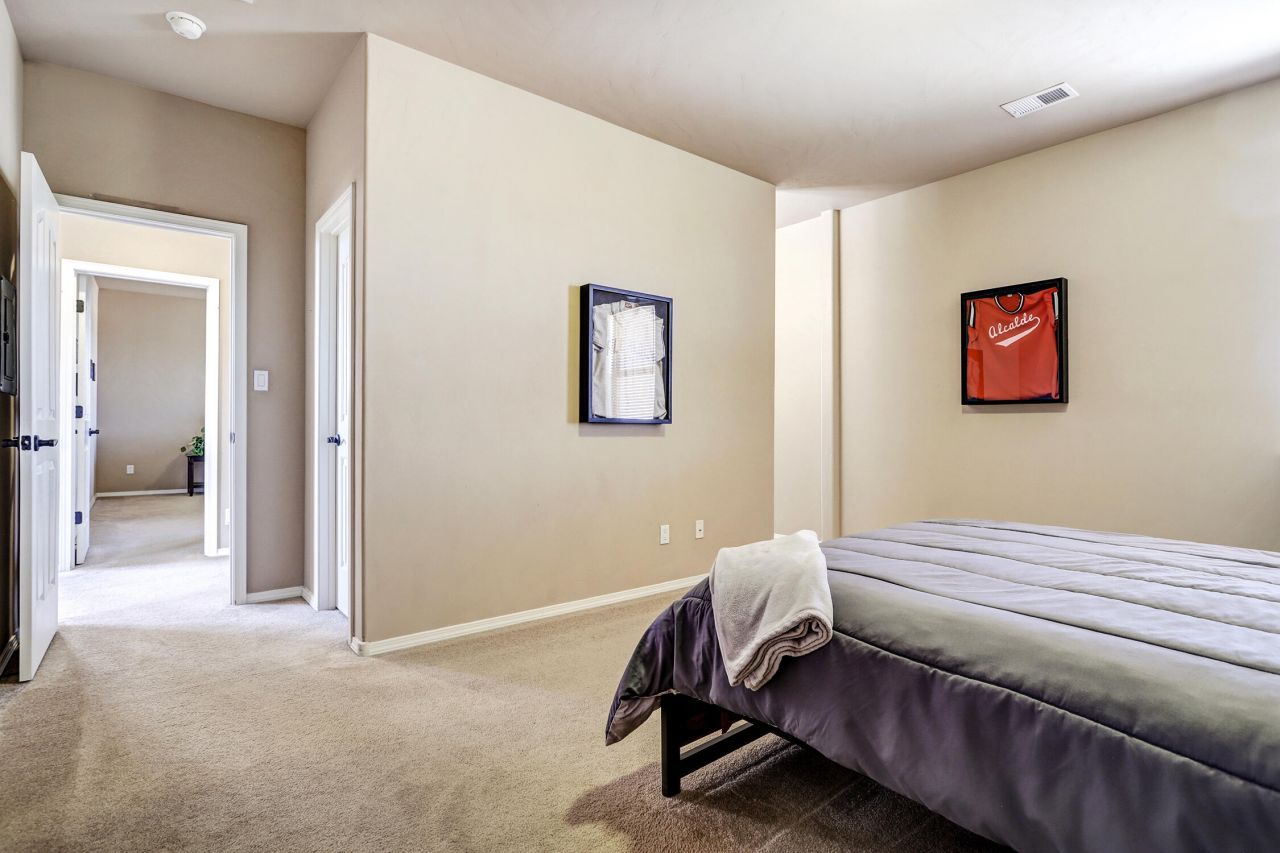 Rio Rancho, New Mexico, 87124, United States, 4 Bedrooms Bedrooms, ,3 BathroomsBathrooms,Residential,For Sale,1956048