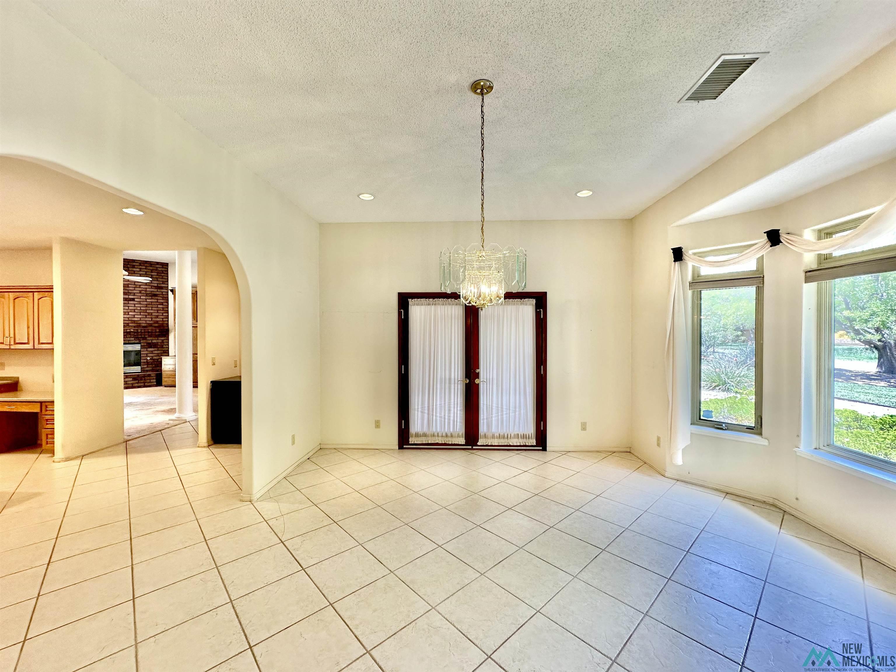 Roswell, New Mexico, 88201, United States, 4 Bedrooms Bedrooms, ,4 BathroomsBathrooms,Residential,For Sale,1921979