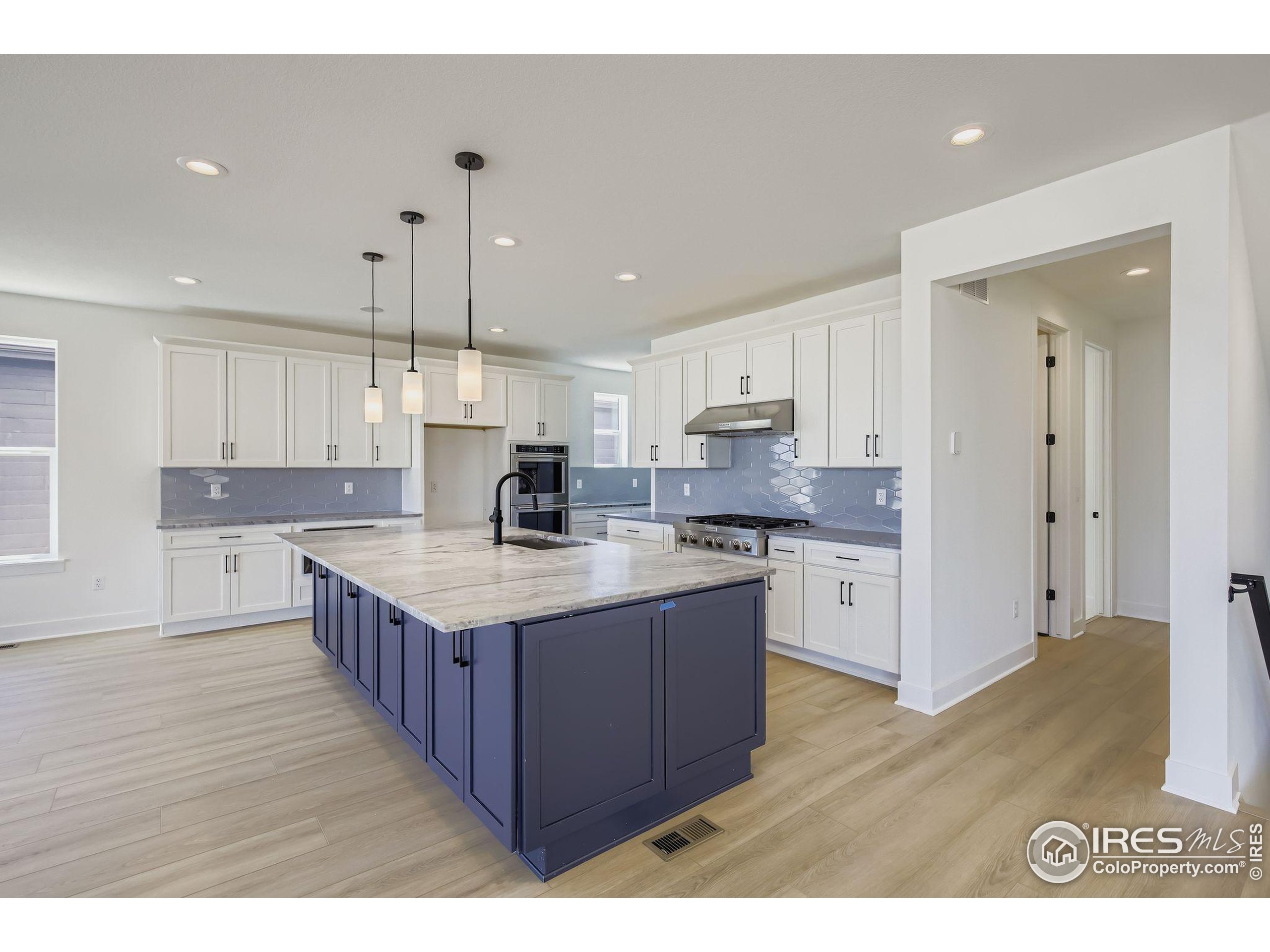 Loveland, Colorado, 80538, United States, 5 Bedrooms Bedrooms, ,6 BathroomsBathrooms,Residential,For Sale,1913101
