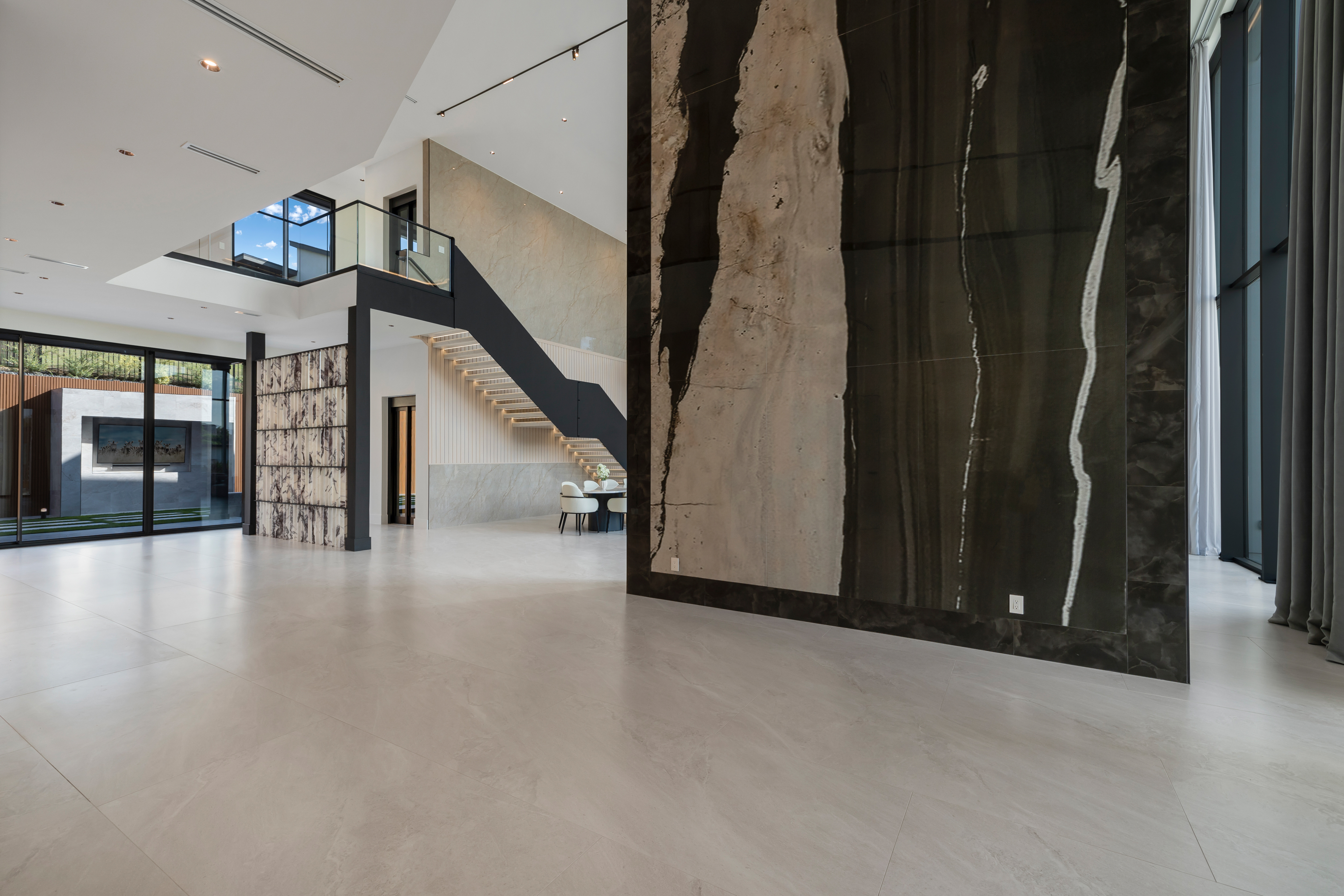  Bold Contemporary Estate for Elevated Living - 物件實景