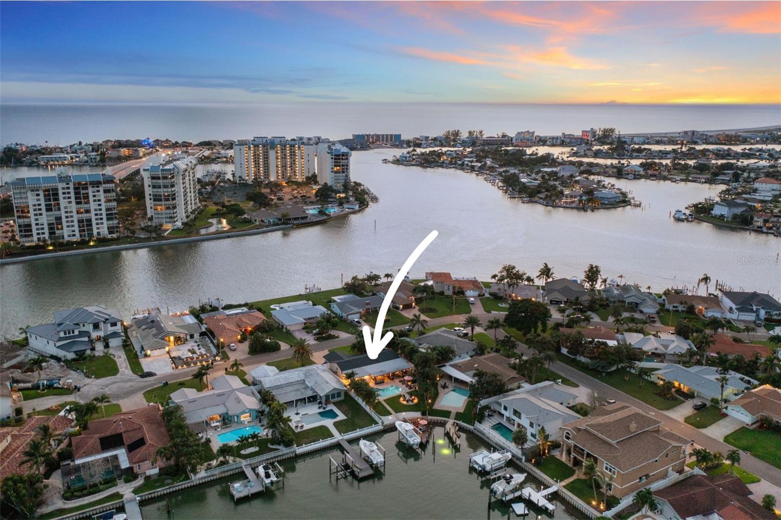 St. Petersburg, Florida, 33707, United States, 3 Bedrooms Bedrooms, ,2 BathroomsBathrooms,Residential,For Sale,1978831