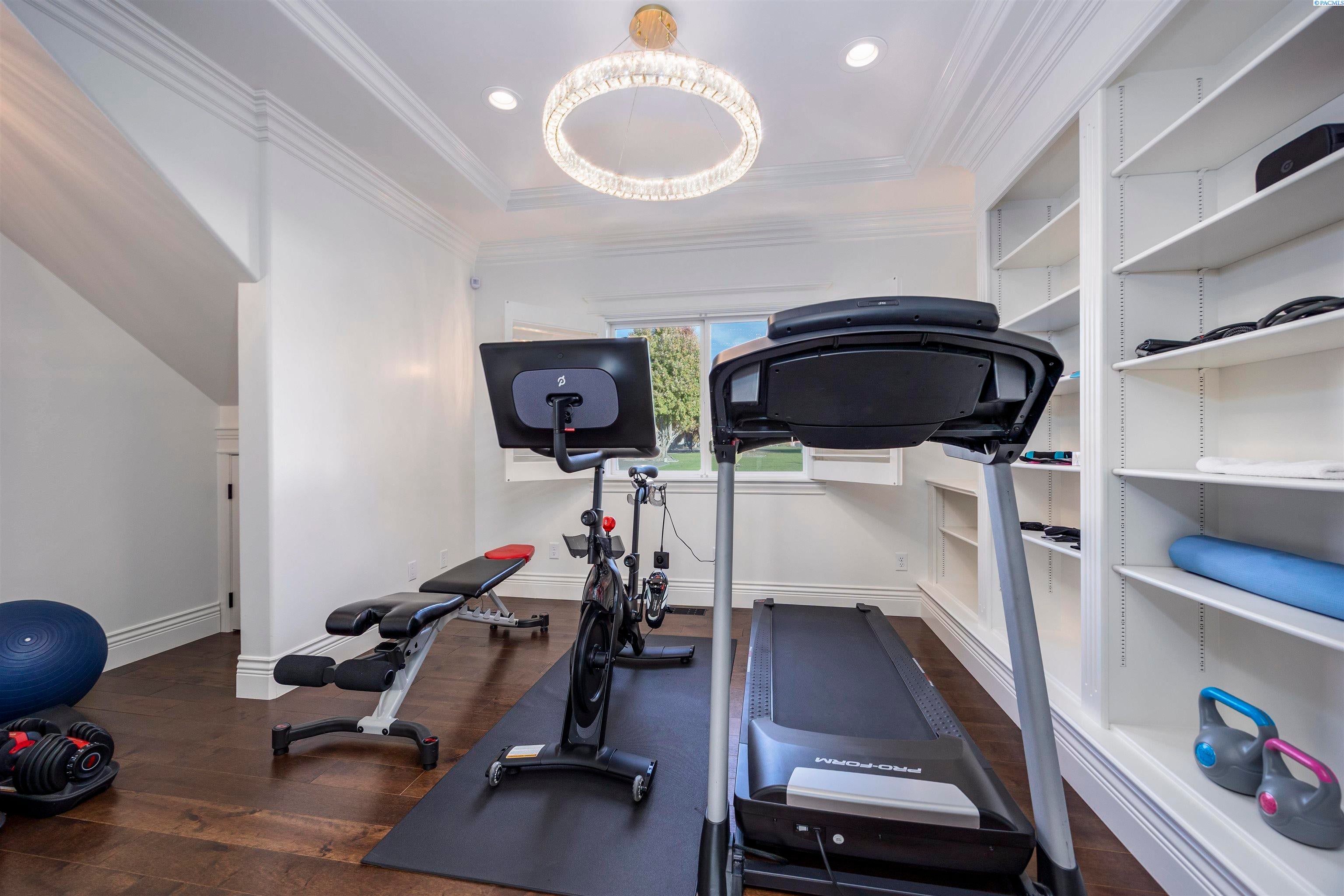 Pasco, Washington, 99301, United States, 4 Bedrooms Bedrooms, ,4 BathroomsBathrooms,Residential,For Sale,1974870