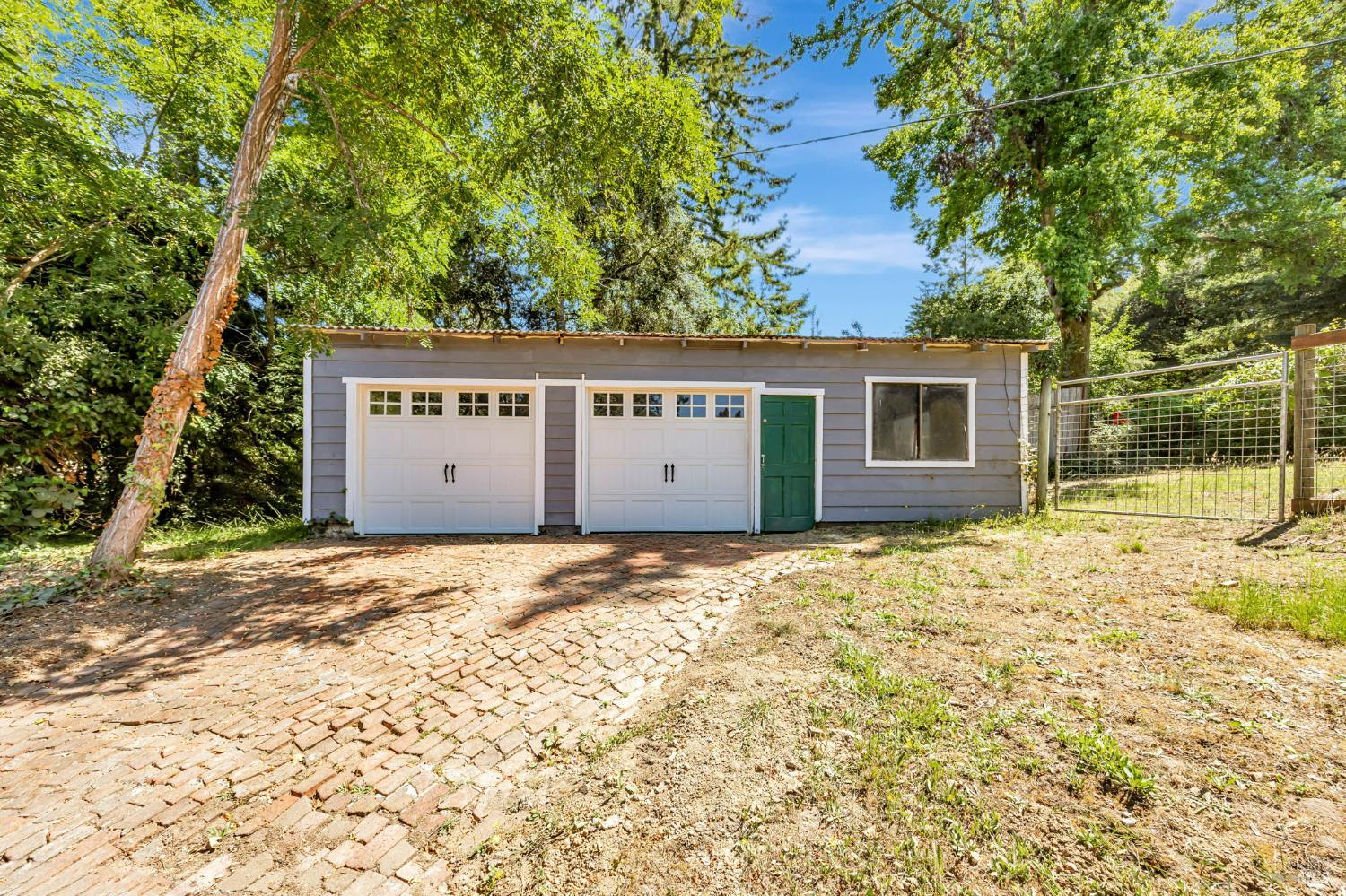 Sebastopol, California, 95472, United States, 3 Bedrooms Bedrooms, ,3 BathroomsBathrooms,Residential,For Sale,1903540