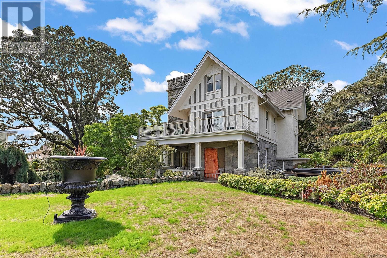 VICTORIA, British Columbia, V8T 3S7, CA, 2 Bedrooms Bedrooms, ,2 BathroomsBathrooms,Residential,For Sale,1875643