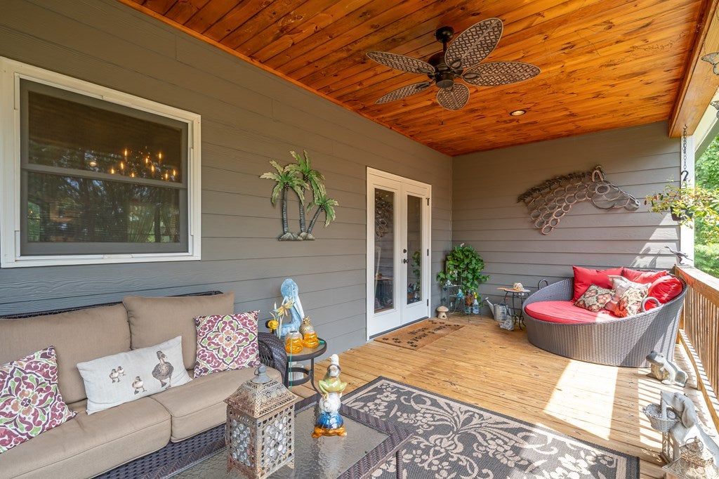 Talking Rock, Georgia, 30175, United States, 3 Bedrooms Bedrooms, ,2 BathroomsBathrooms,Residential,For Sale,1972069