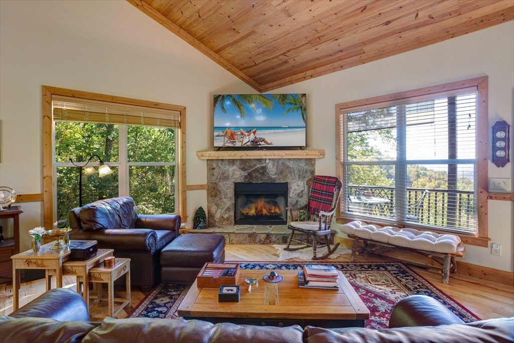 Hiawassee, Georgia, 30546, United States, 4 Bedrooms Bedrooms, ,5 BathroomsBathrooms,Residential,For Sale,1880672