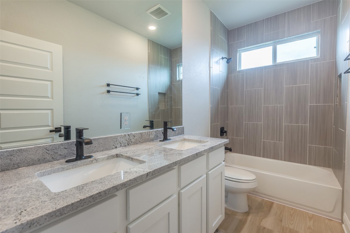 Bastrop, Texas, 78602, United States, 5 Bedrooms Bedrooms, ,4 BathroomsBathrooms,Residential,For Sale,1885305