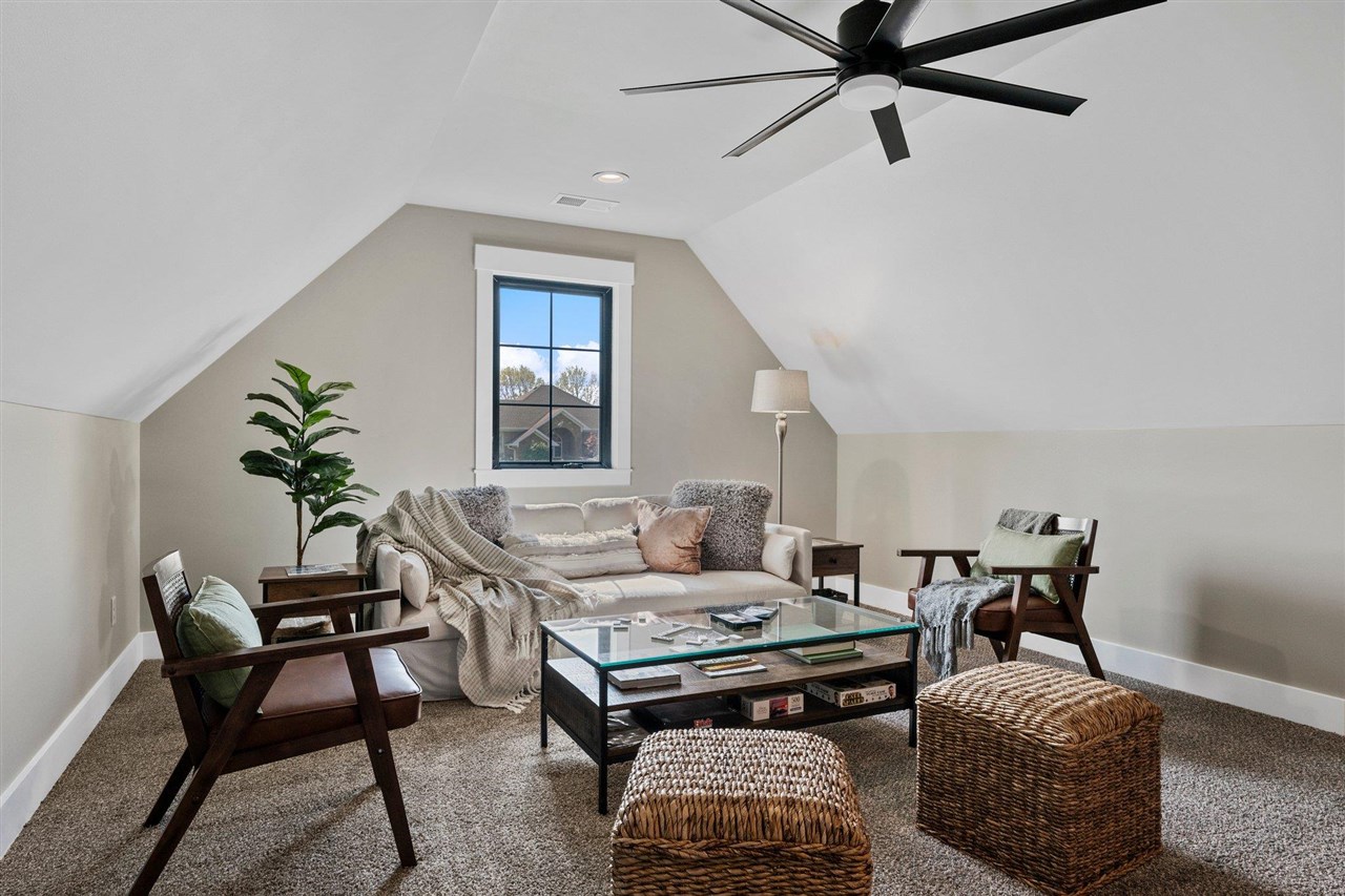 Franklin, Kentucky, 42134, United States, 3 Bedrooms Bedrooms, ,3 BathroomsBathrooms,Residential,For Sale,1988354