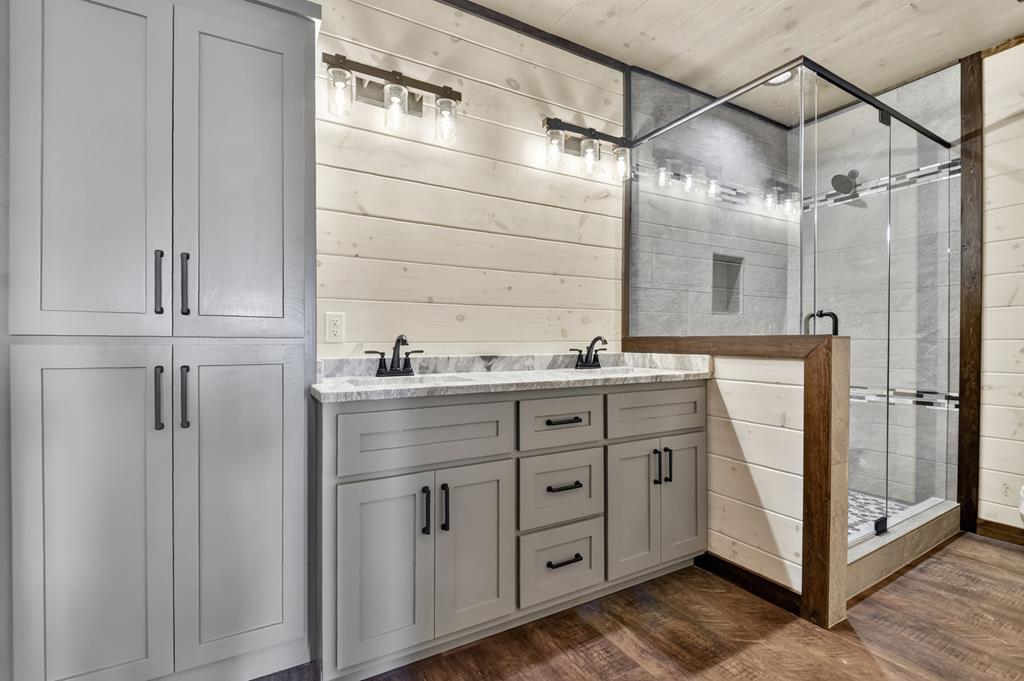 Mineral Bluff, Georgia, 30559, United States, 4 Bedrooms Bedrooms, ,4 BathroomsBathrooms,Residential,For Sale,2010498