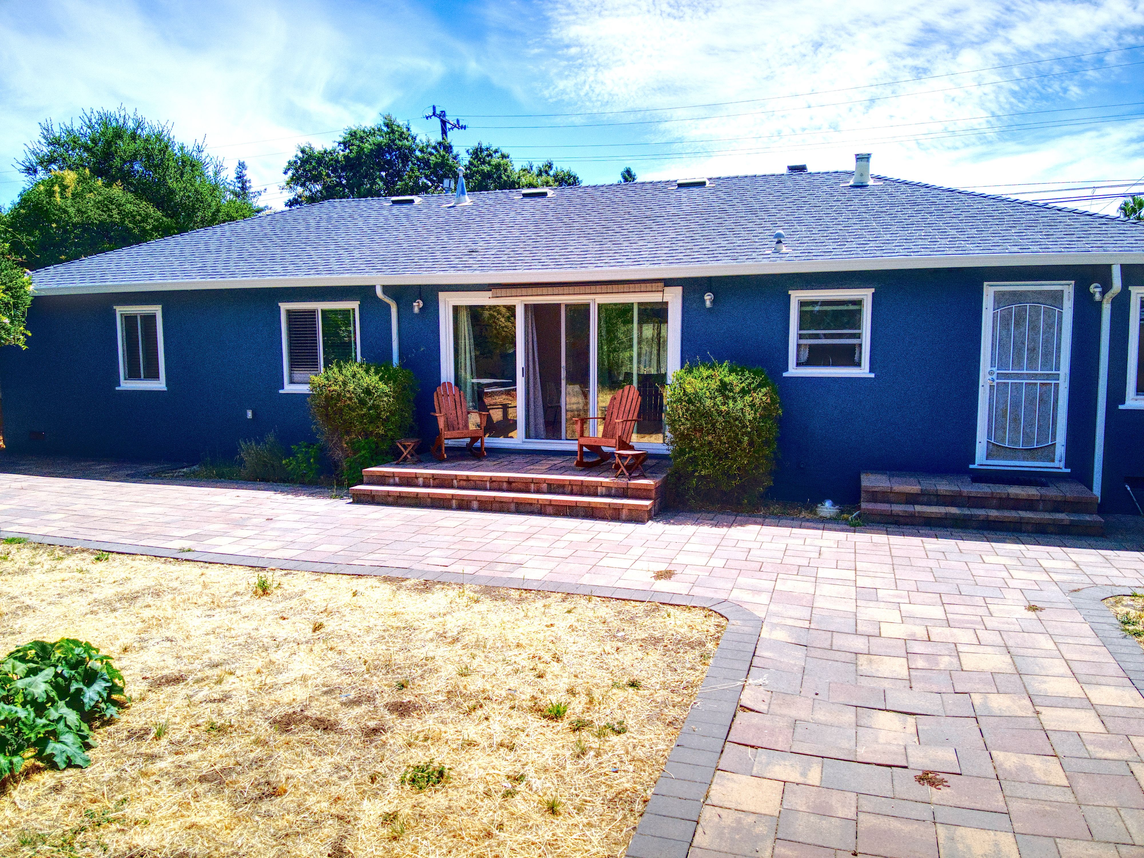  Classic Charm Meets Flexible Living in This Inviting Single-Story Ranch - 物件實景