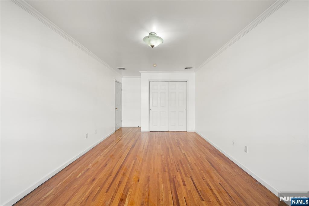 Palisades Park, New Jersey, 07650, United States, 3 Bedrooms Bedrooms, ,4 BathroomsBathrooms,Residential,For Sale,1995559