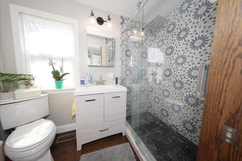 Farmington, Connecticut, 06032, United States, 4 Bedrooms Bedrooms, ,3 BathroomsBathrooms,Residential,For Sale,1974620