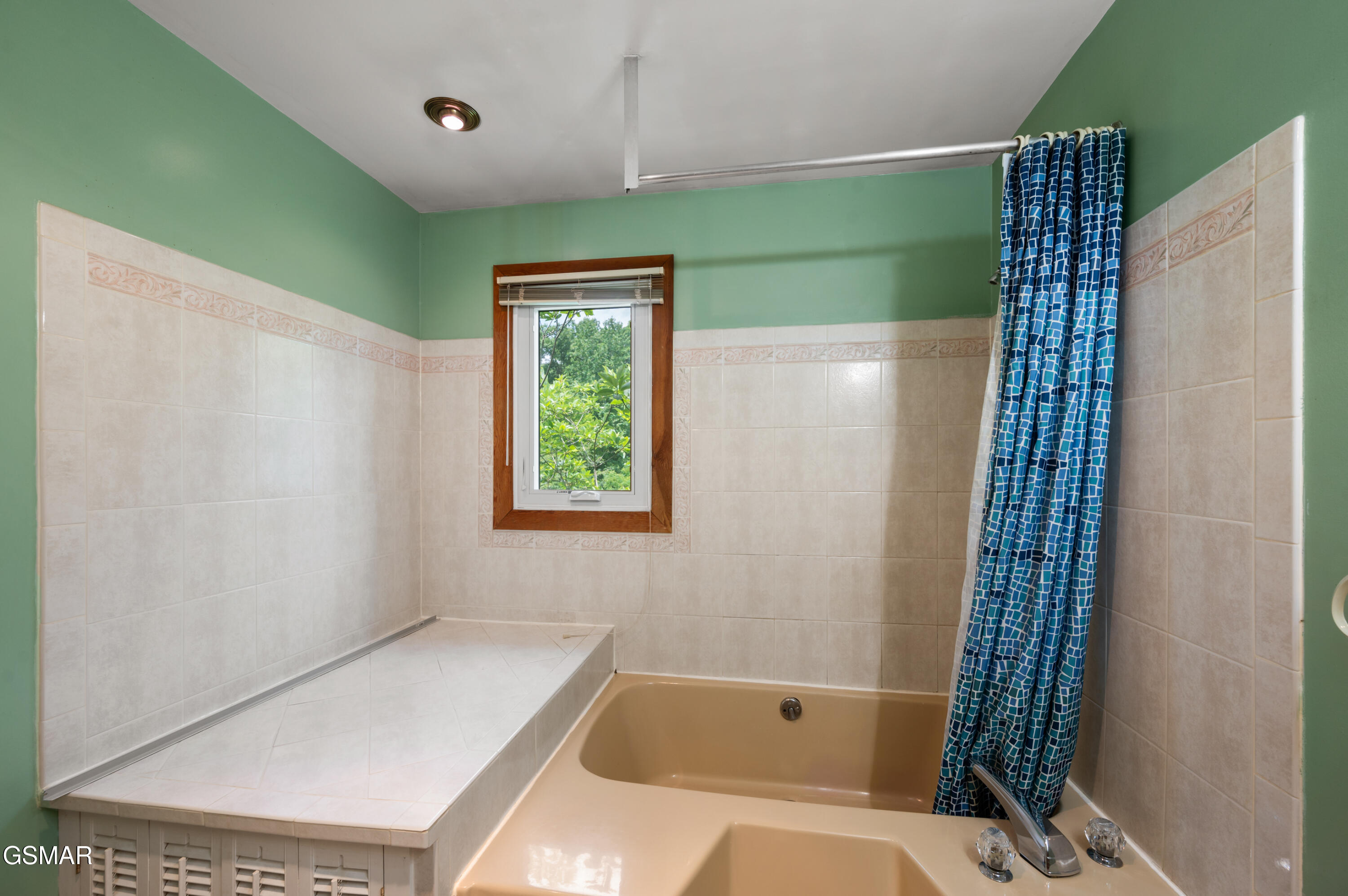 Pigeon Forge, Tennessee, 37863, United States, 3 Bedrooms Bedrooms, ,3 BathroomsBathrooms,Residential,For Sale,1978276