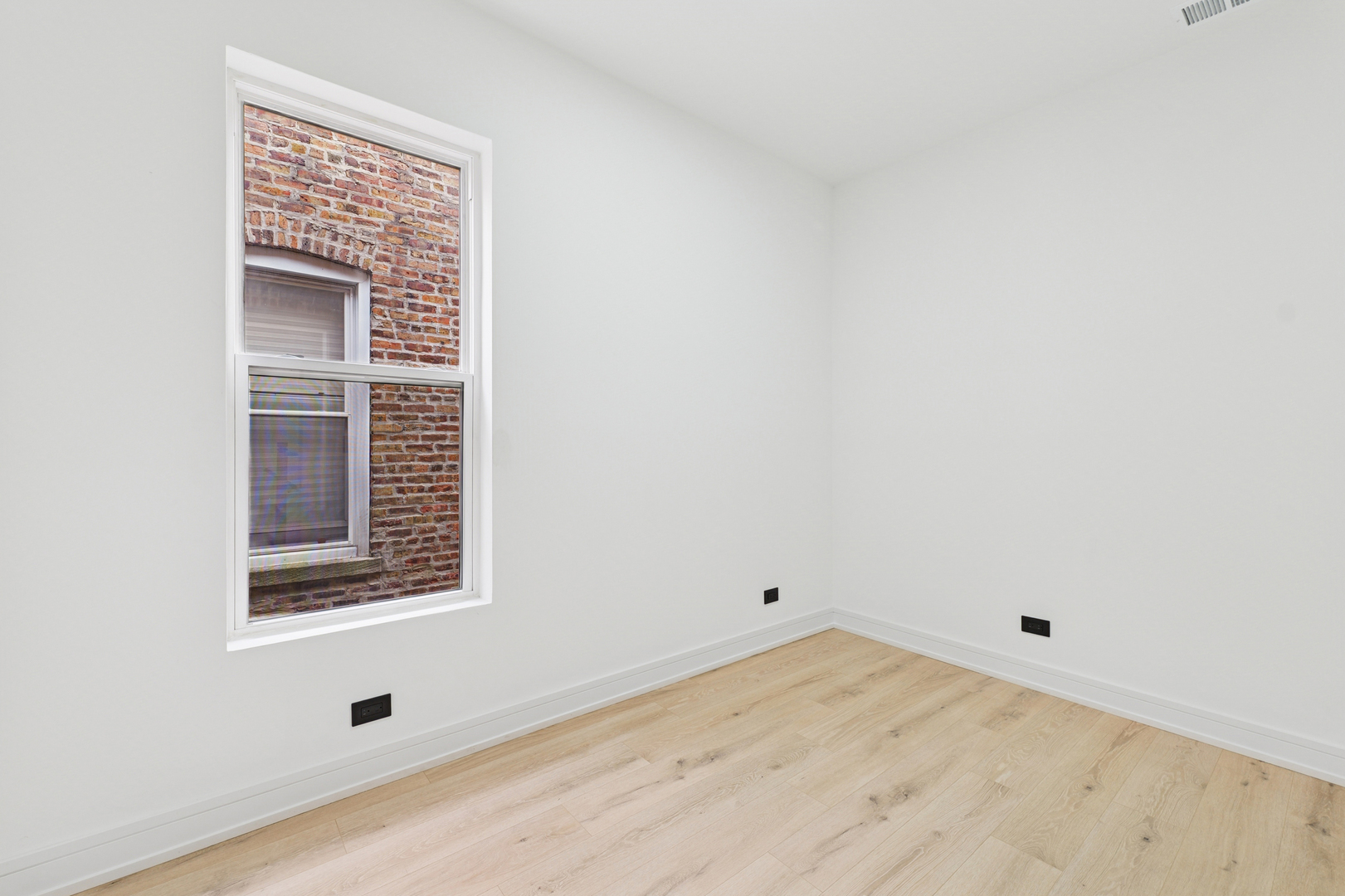Chicago, Illinois, 60637, United States, 7 Bedrooms Bedrooms, ,Residential,For Sale,1917377