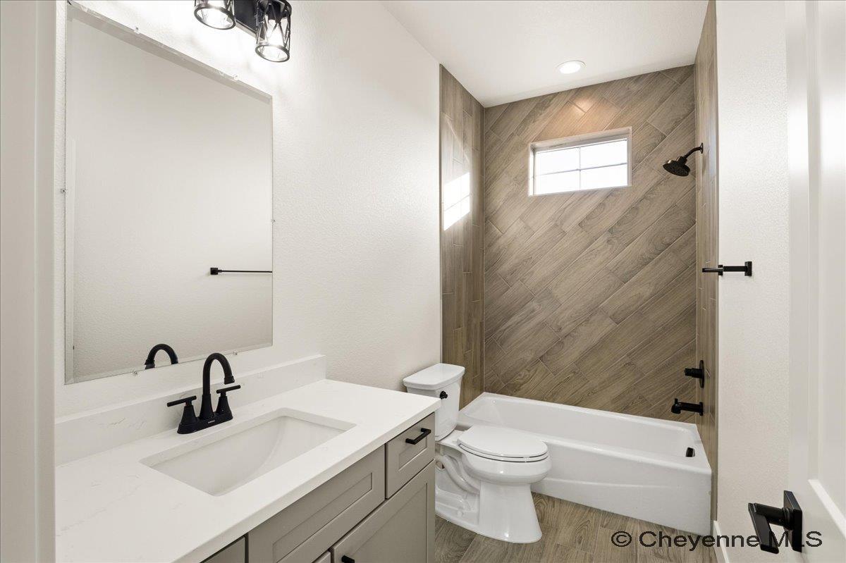 Cheyenne, Wyoming, 82009, United States, 3 Bedrooms Bedrooms, ,2 BathroomsBathrooms,Residential,For Sale,1875233
