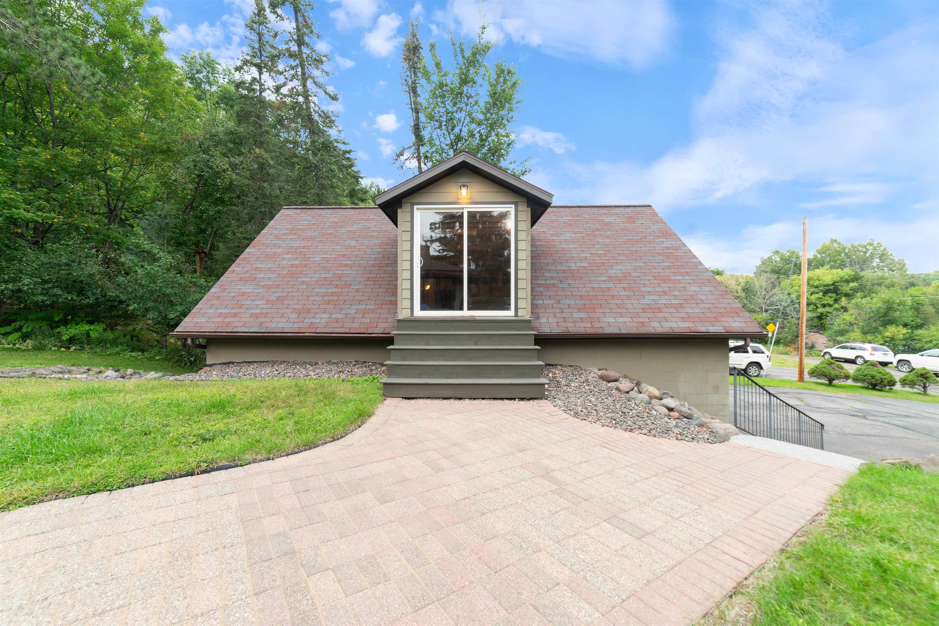 Duluth, Minnesota, 55803, United States, 4 Bedrooms Bedrooms, ,1 BathroomBathrooms,Residential,For Sale,1942593