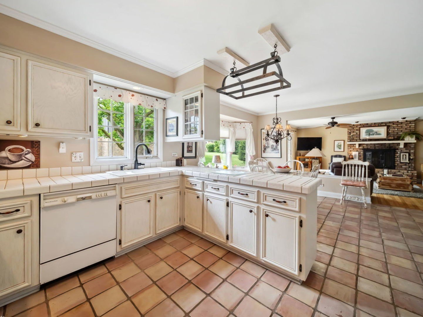 Oak Brook, Illinois, 60523, United States, 5 Bedrooms Bedrooms, ,3 BathroomsBathrooms,Residential,For Sale,2005653