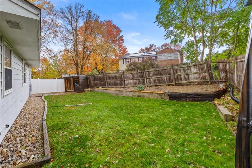 Marlborough, Massachusetts, 01752, United States, 3 Bedrooms Bedrooms, ,2 BathroomsBathrooms,Residential,For Sale,1968899