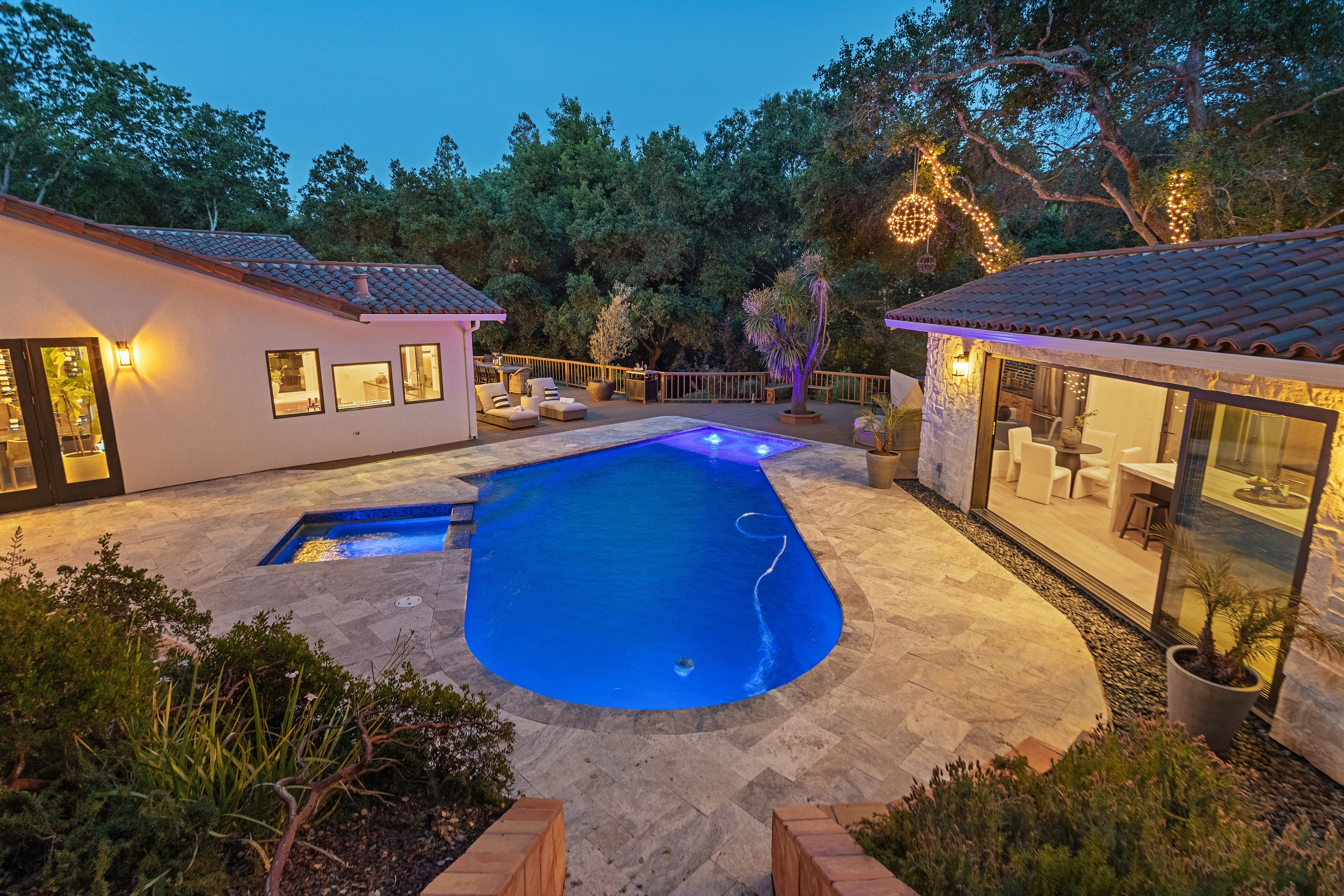  Private Gated Sanctuary With Expansive Outdoor Living - 物件實景