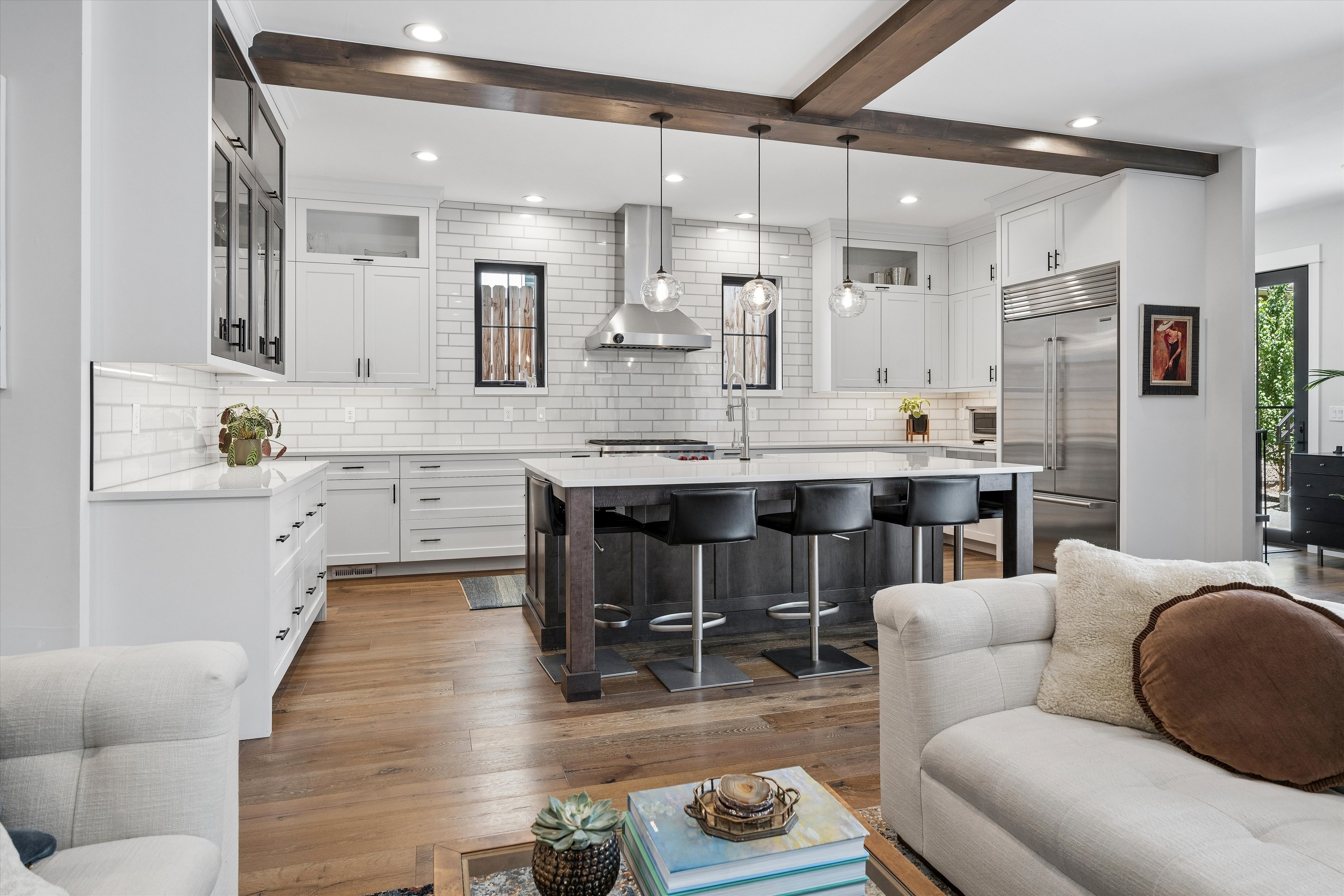  Newer-built residence offers an exceptional opportunity - 物件實景