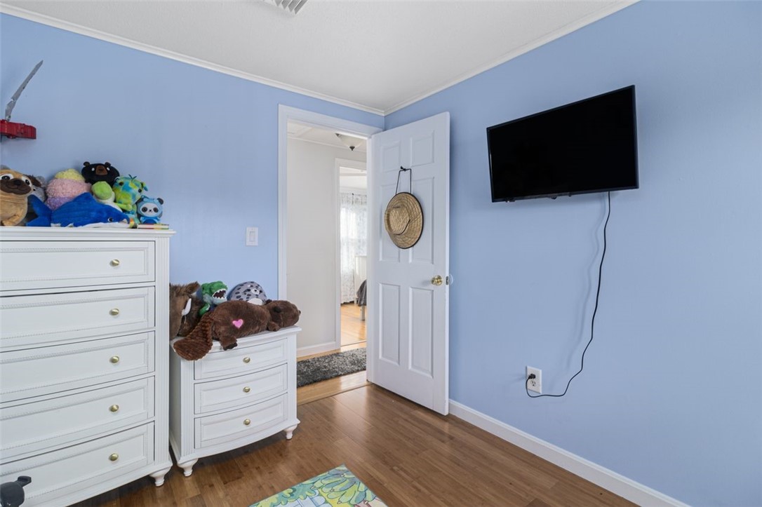 Cranston, Rhode Island, 02921, United States, 3 Bedrooms Bedrooms, ,2 BathroomsBathrooms,Residential,For Sale,1996913