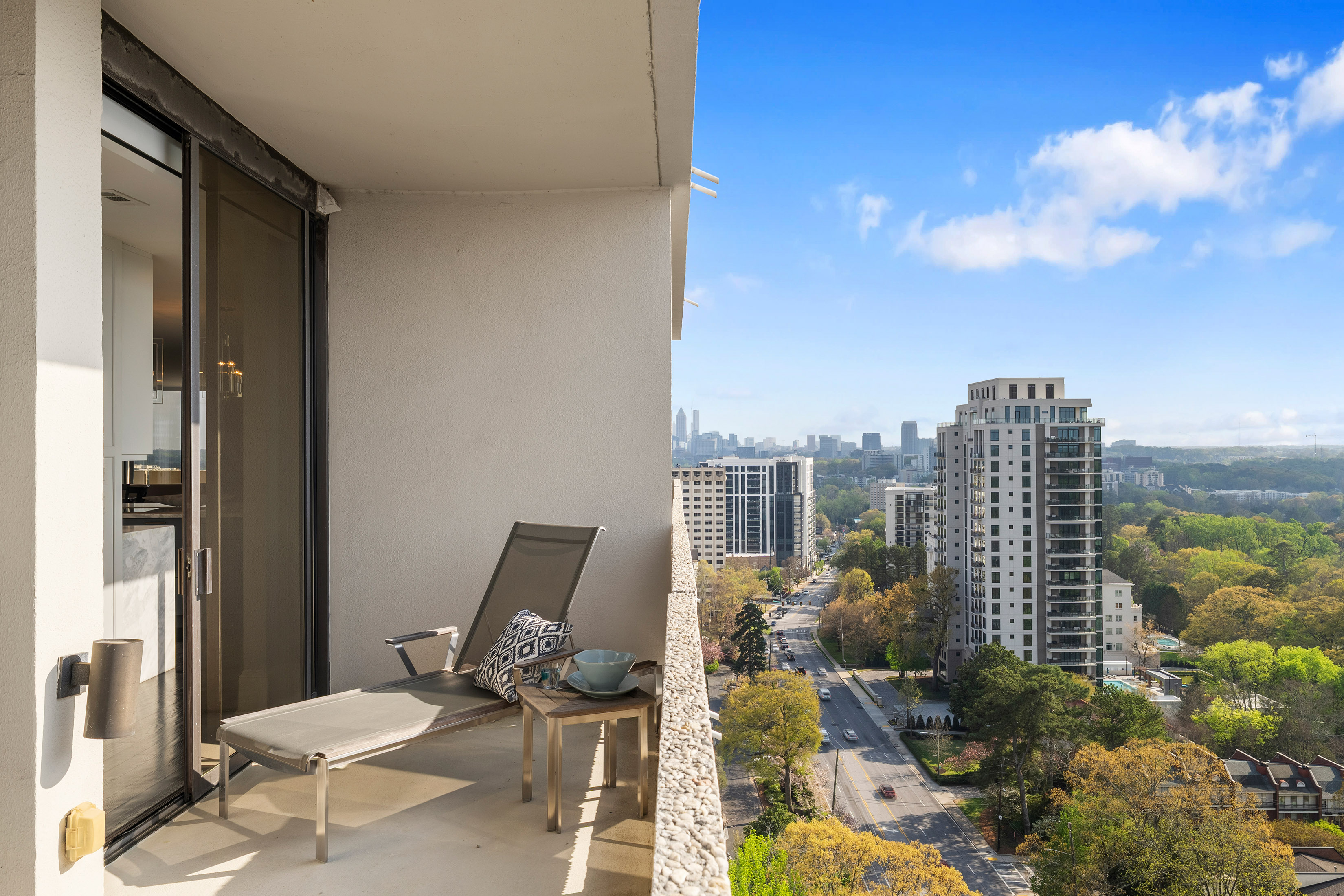  Fully Renovated Residence with Stunning Skyline Views - 物件實景