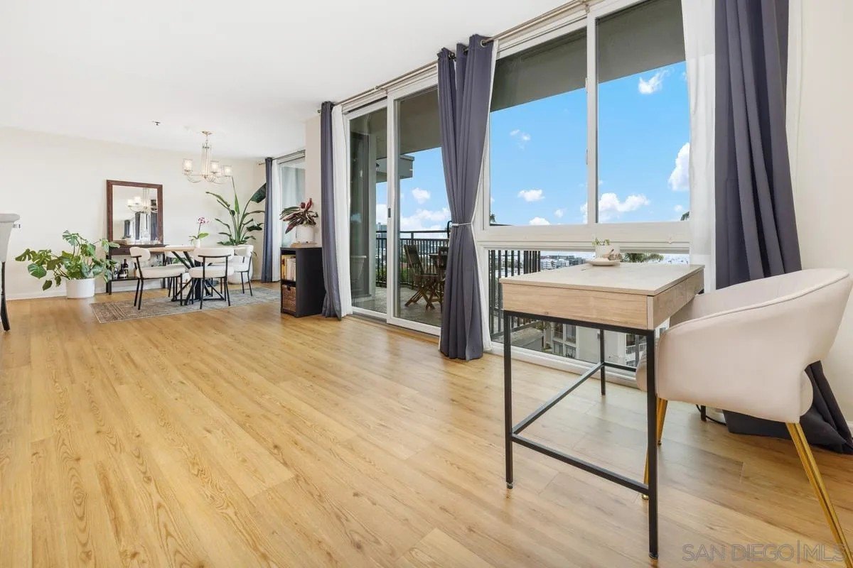 San Diego, California, 92101, United States, 2 Bedrooms Bedrooms, ,2 BathroomsBathrooms,Residential,For Sale,1901381