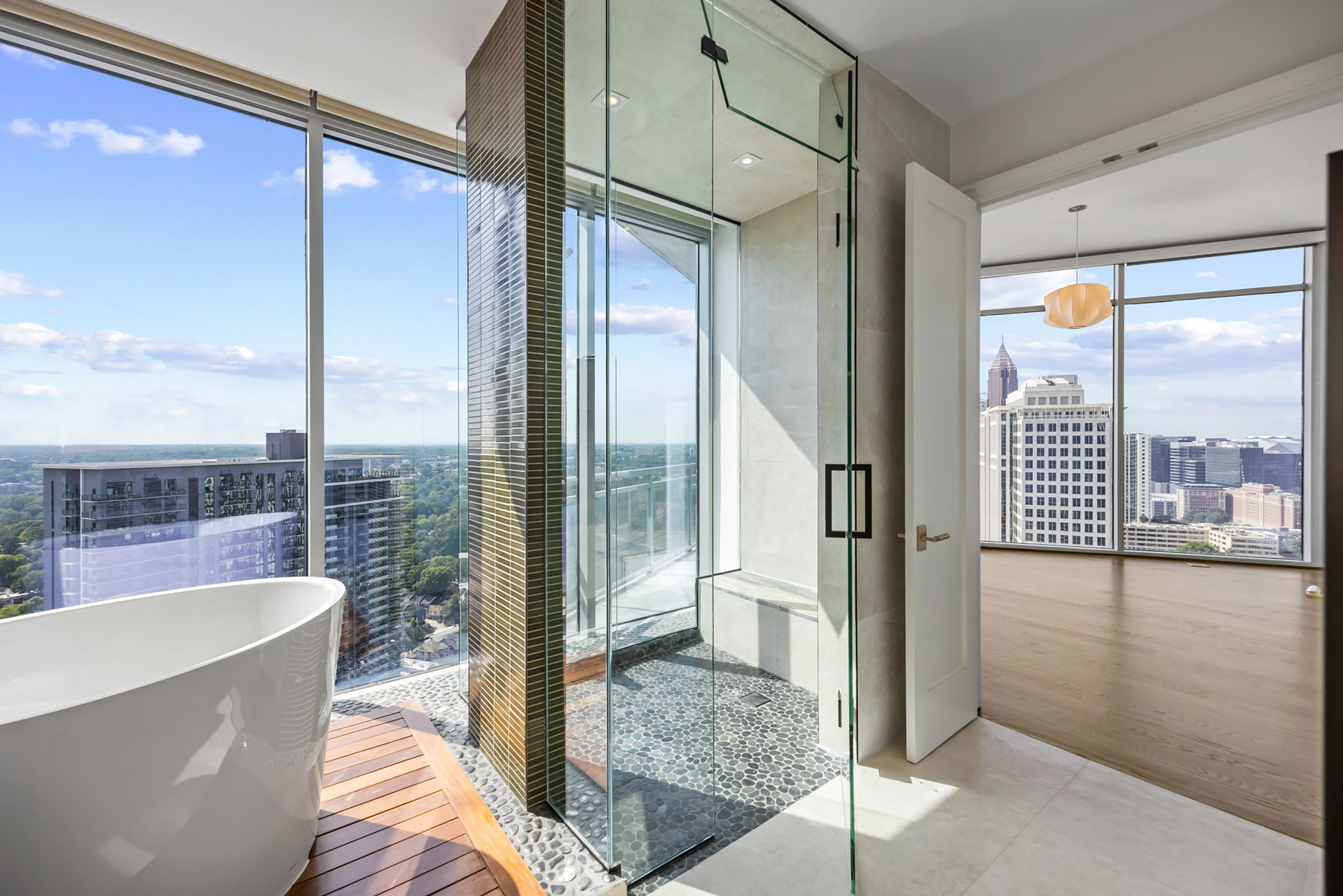  Exceptional Three Bedroom Plus Den Atop The Coveted Loews Hotel - 物件實景