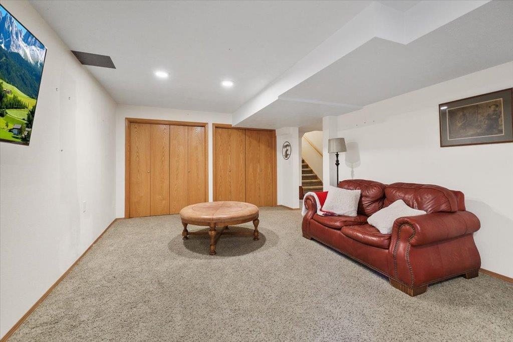 Spokane, Washington, 99223, United States, 5 Bedrooms Bedrooms, ,4 BathroomsBathrooms,Residential,For Sale,1988126