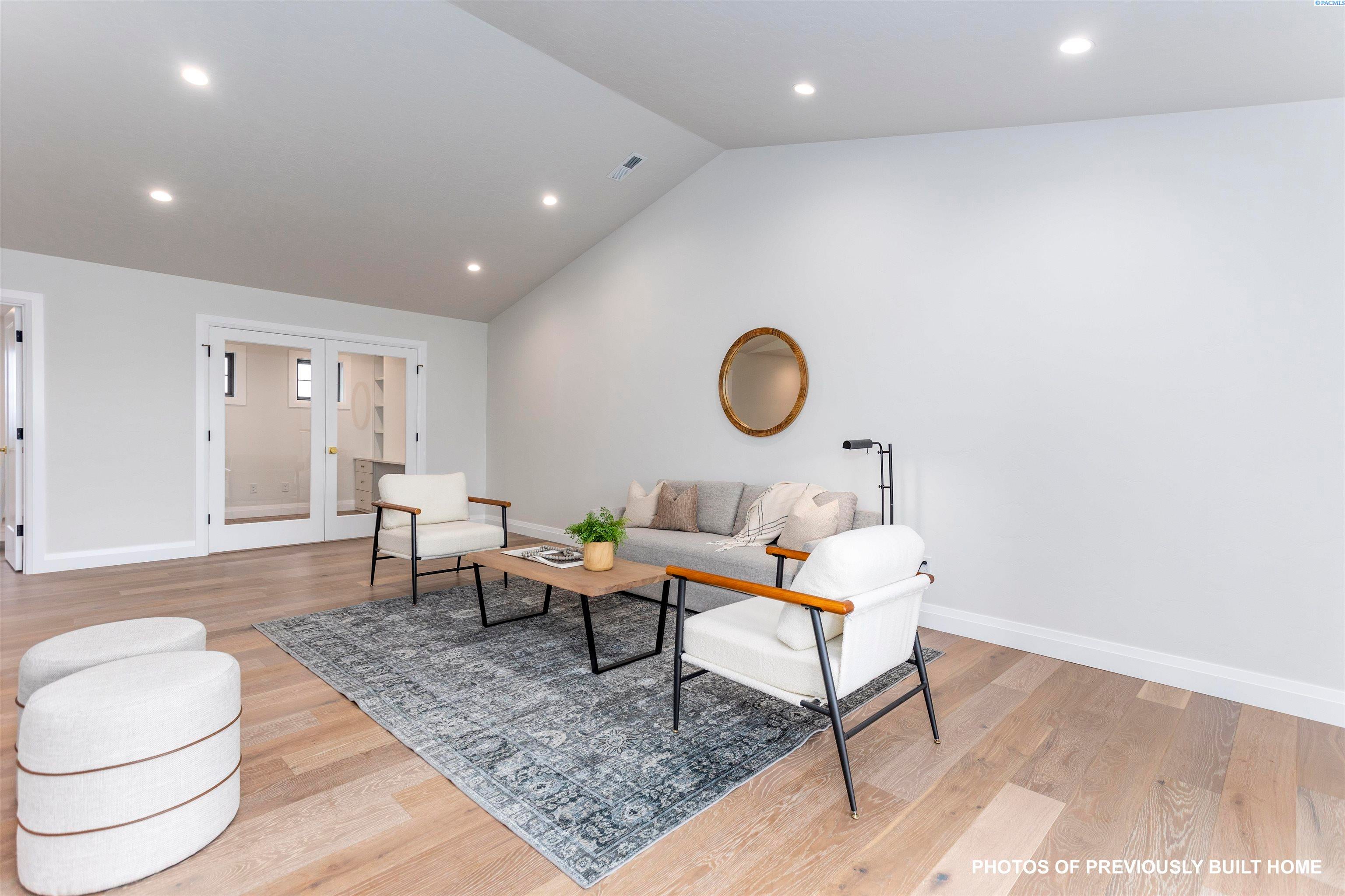 Pasco, Washington, 99301, United States, 4 Bedrooms Bedrooms, ,3 BathroomsBathrooms,Residential,For Sale,1982382