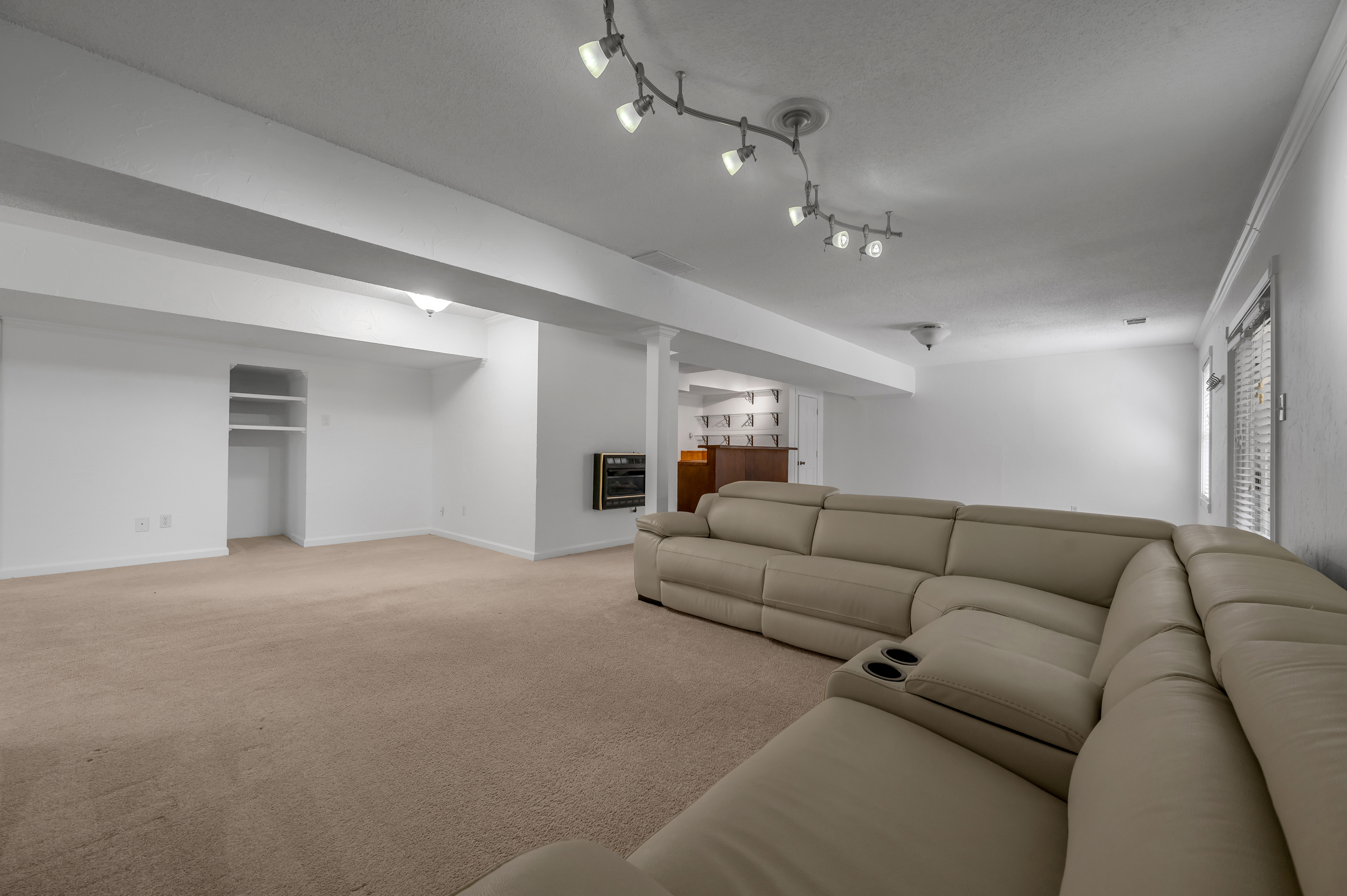  1104 Seville Court - 物件實景