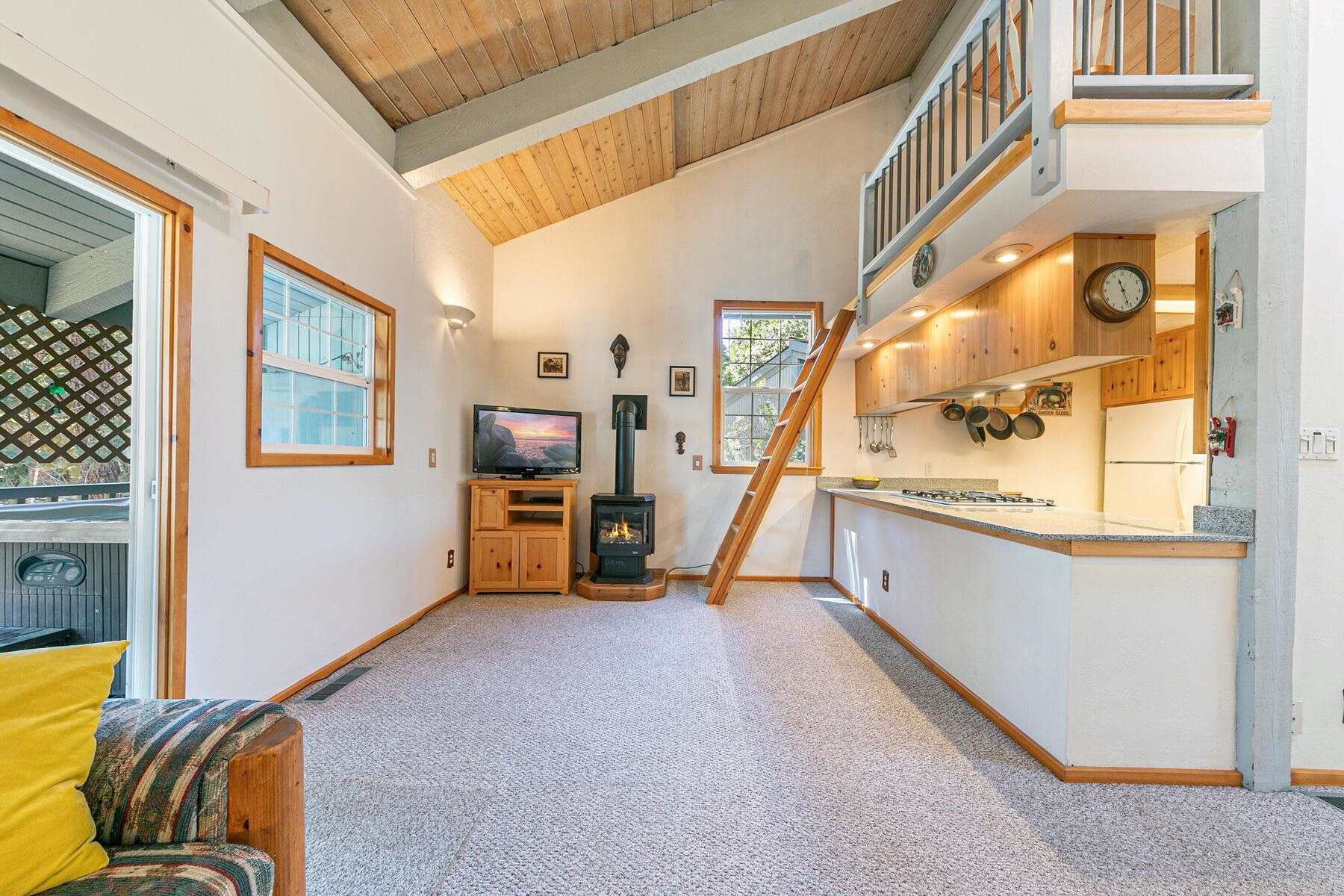 Tahoe City, California, 96145, United States, 3 Bedrooms Bedrooms, ,2 BathroomsBathrooms,Residential,For Sale,1916712