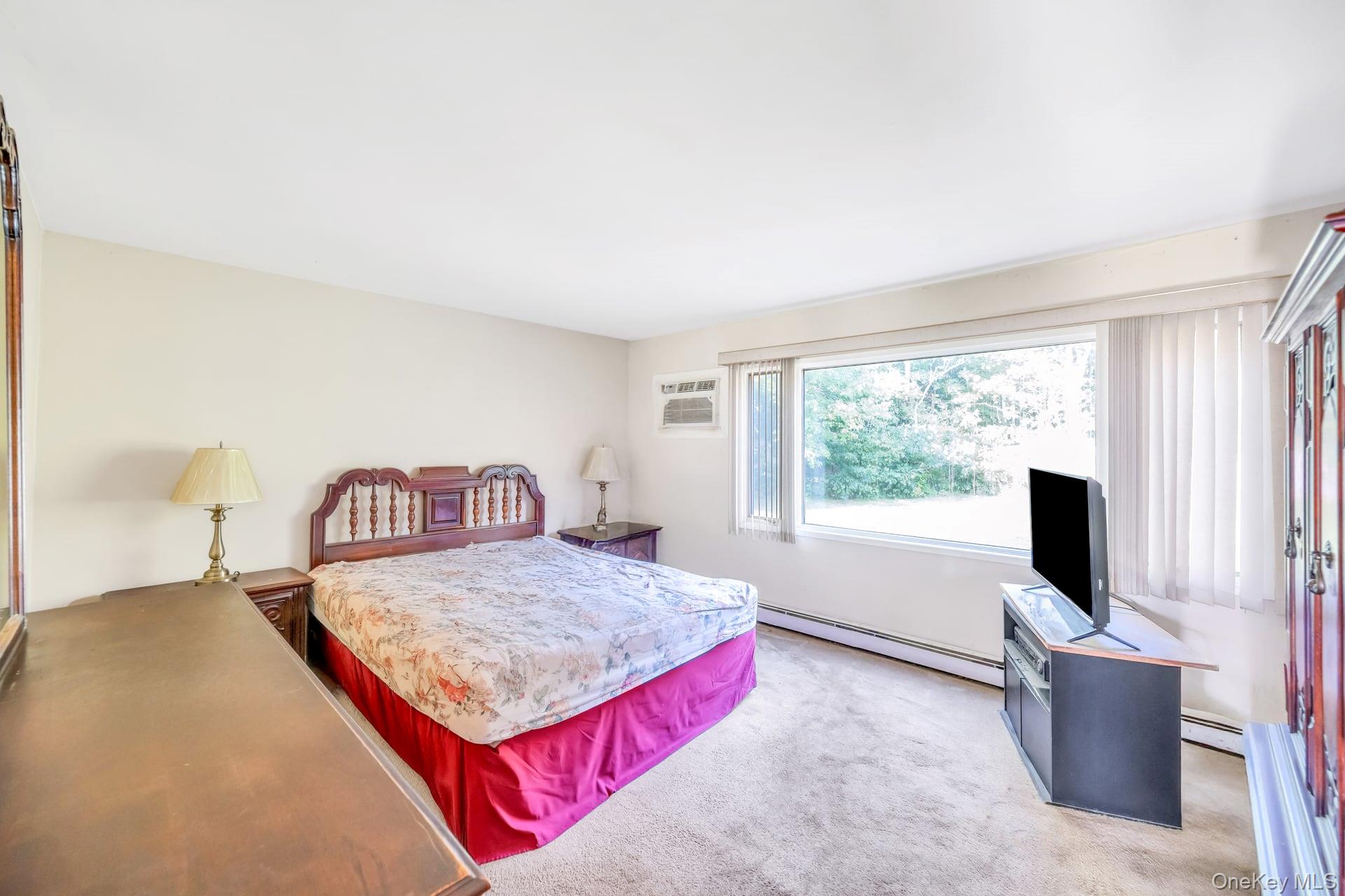 Medford, New York, 11763, United States, 5 Bedrooms Bedrooms, ,2 BathroomsBathrooms,Residential,For Sale,1926312