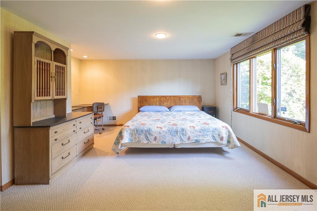 East Brunswick, New Jersey, 08816, United States, 5 Bedrooms Bedrooms, ,3 BathroomsBathrooms,Residential,For Sale,1890709
