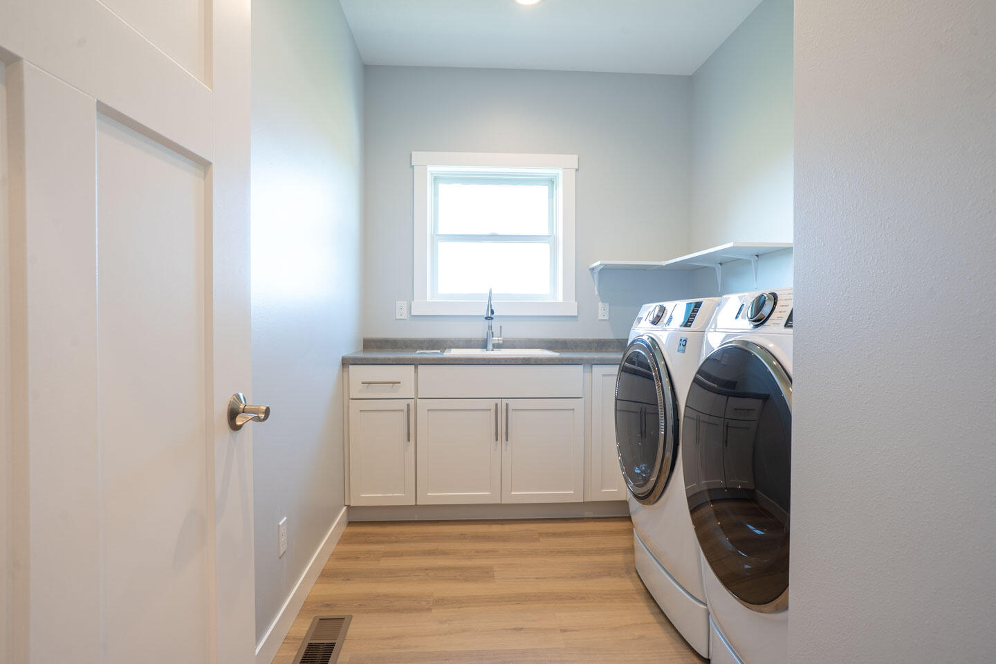 Holmen, Wisconsin, 54636, United States, 3 Bedrooms Bedrooms, ,2 BathroomsBathrooms,Residential,For Sale,1960662