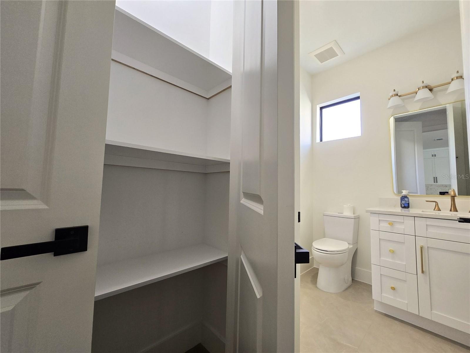 TAMPA, Florida, 33607, United States, 5 Bedrooms Bedrooms, ,3 BathroomsBathrooms,Residential,For Sale,1976051