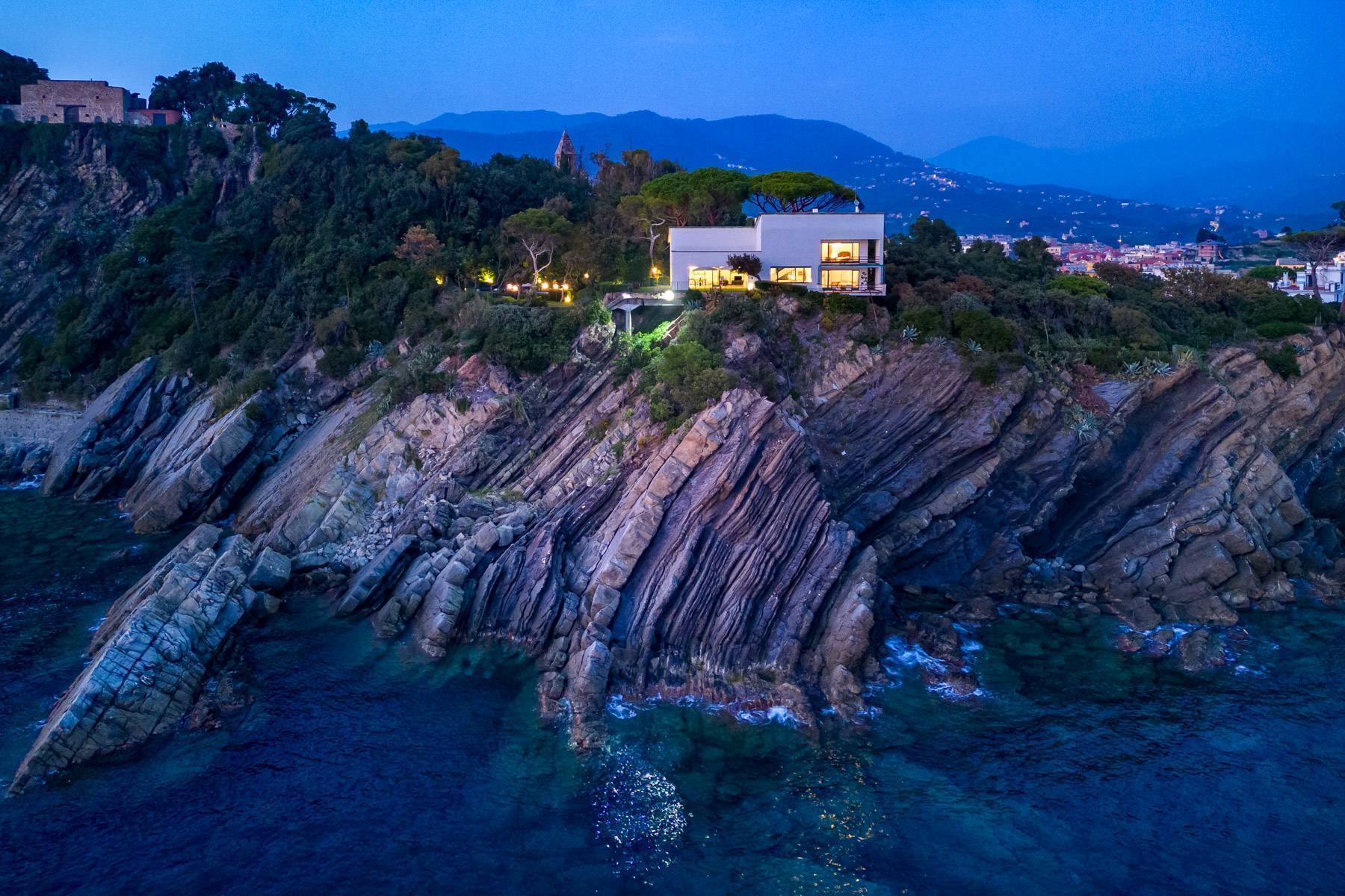 An architectural masterpiece overlooking the sea in Sestri Levante 