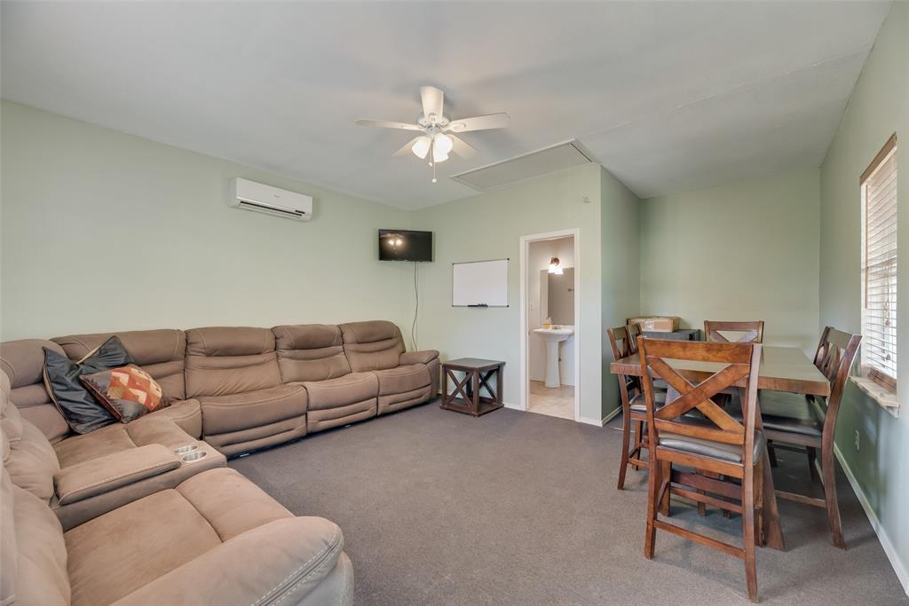 Melissa, Texas, 75454, United States, 4 Bedrooms Bedrooms, ,4 BathroomsBathrooms,Residential,For Sale,1986507